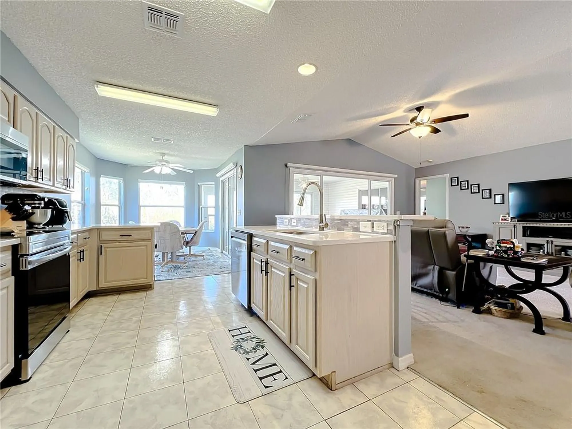 Property Slideshow image 7 of 68 | 32676 oak park dr, Leesburg, FL, 34748