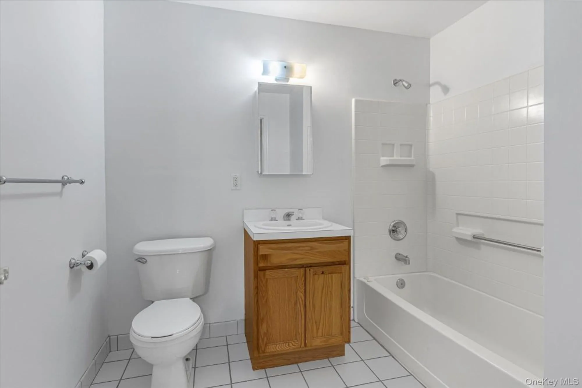 Property Slideshow image 10 of 26 | 911 altessa blvd, Melville, NY, 11747