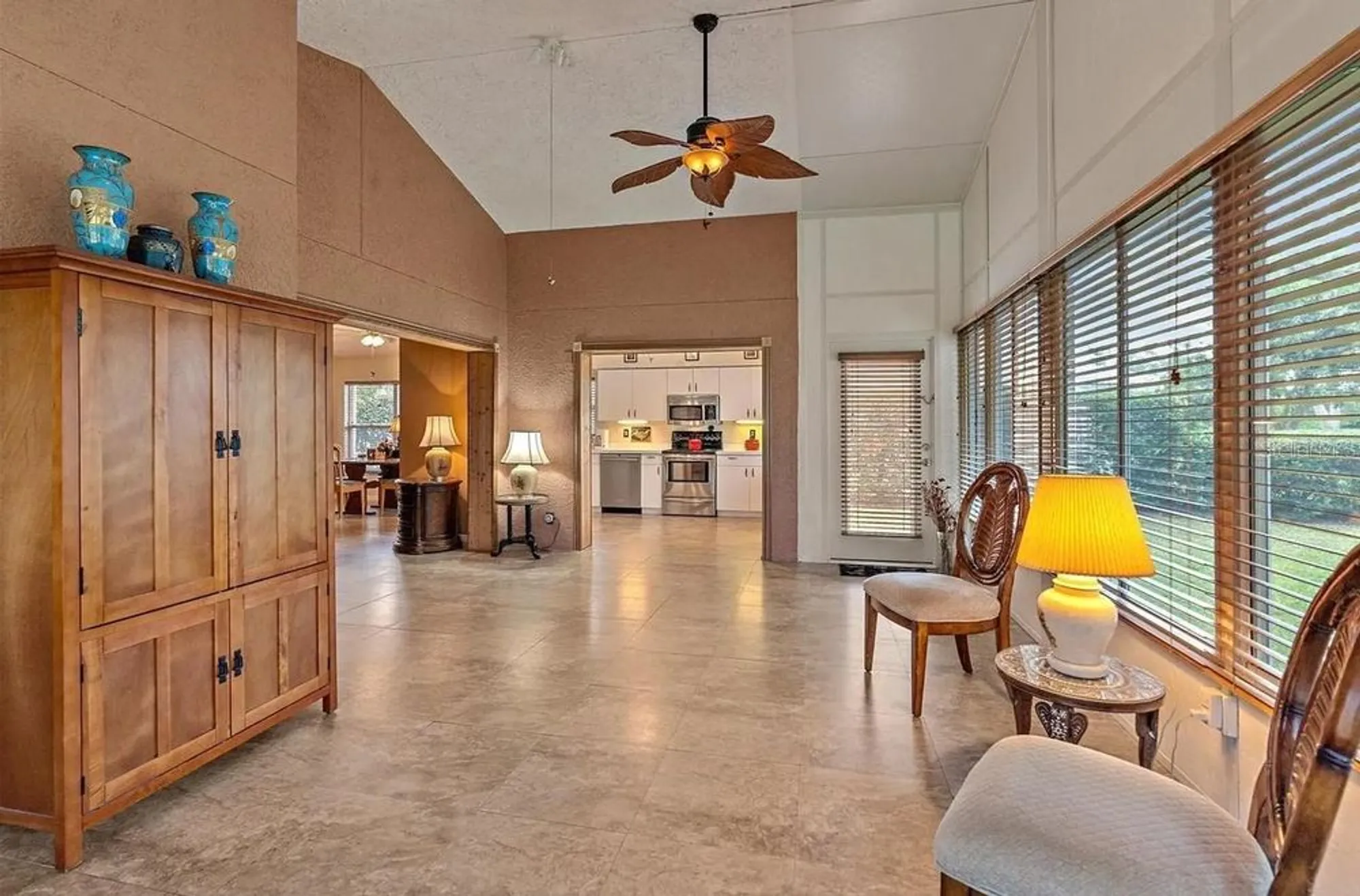 Property Slideshow image 17 of 50 | 5508 gardens dr, Sarasota, FL, 34243