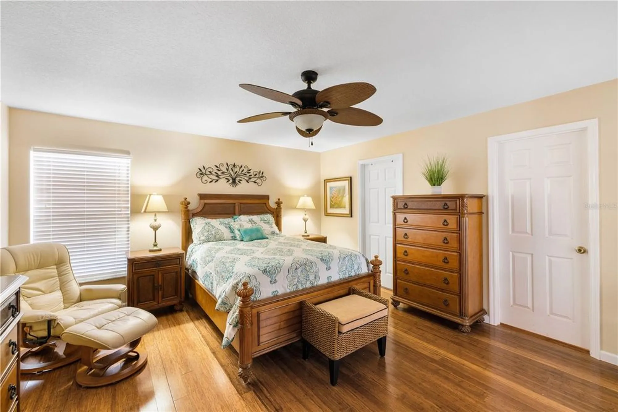 Property Slideshow image 20 of 39 | 324 falling waters ln 164, Englewood, FL, 34223