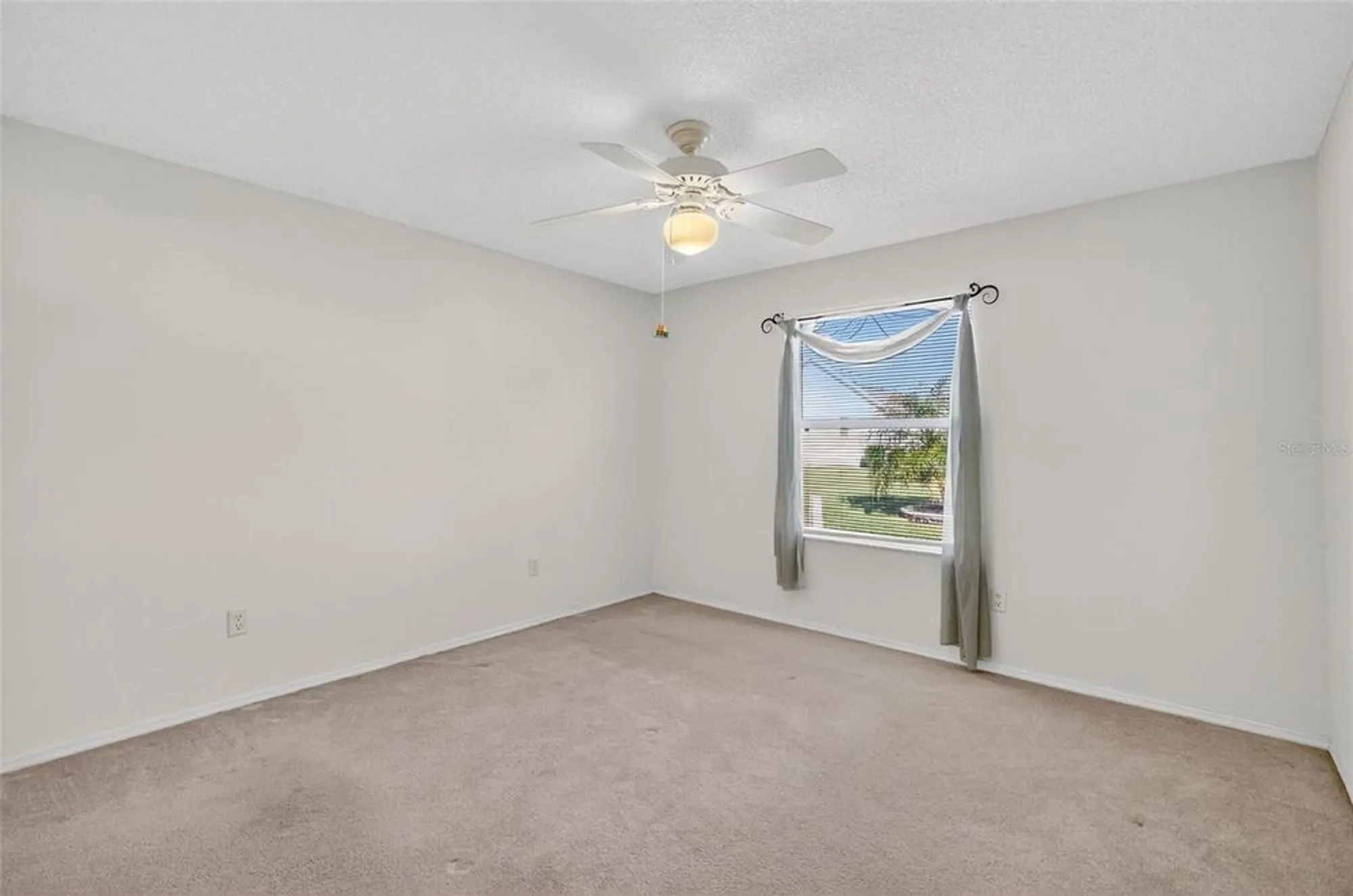 Property Slideshow image 22 of 35 | 2475 laurel bay ln, The Villages, FL, 32162