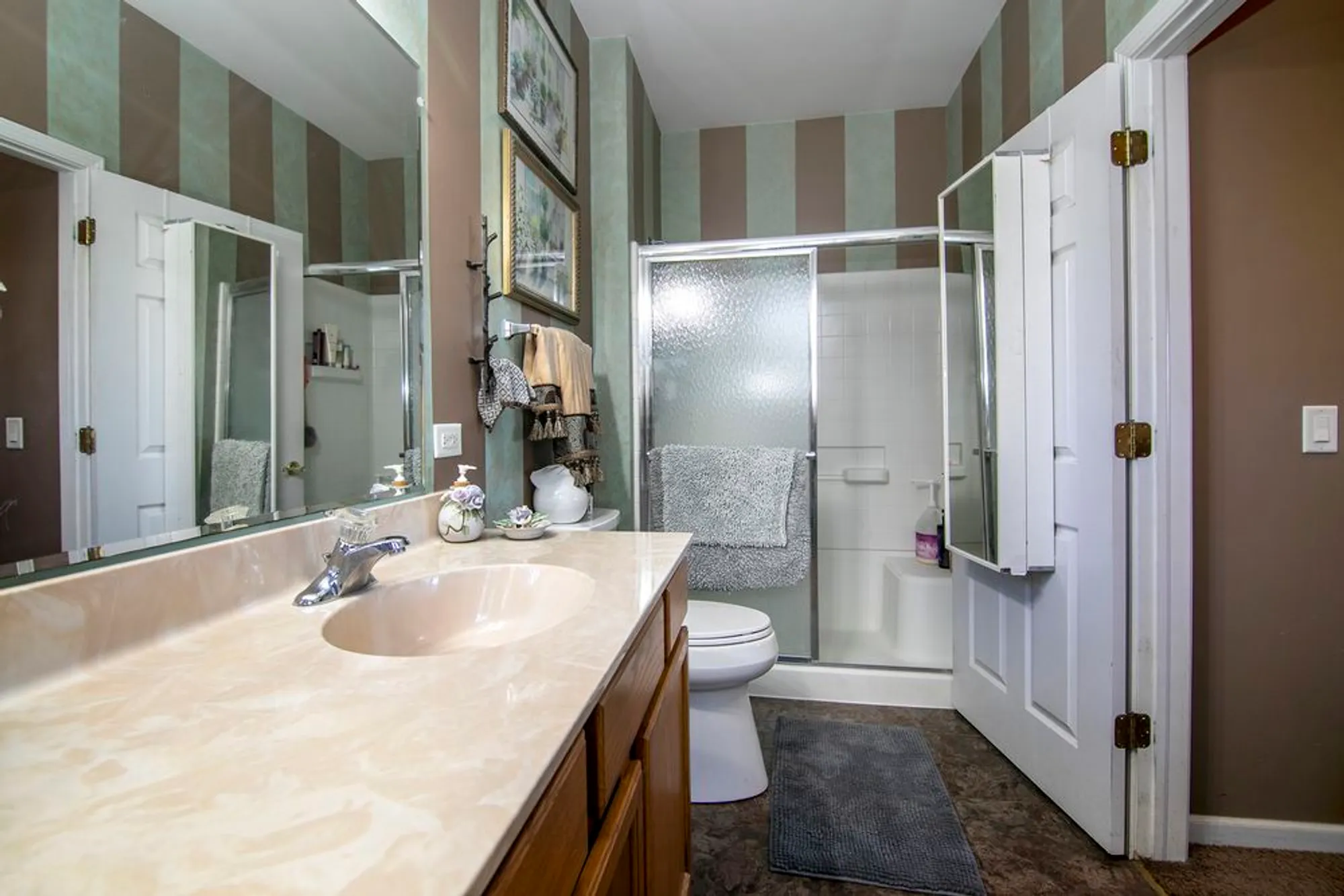 Property Slideshow image 24 of 31 | 17053 mendota dr, Lockport, IL, 60441