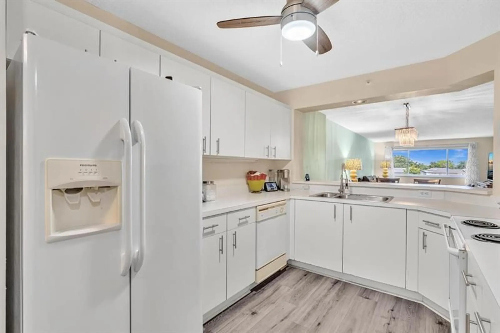 Property Slideshow image 6 of 65 | 9587 weldon cir b211, Tamarac, FL, 33321