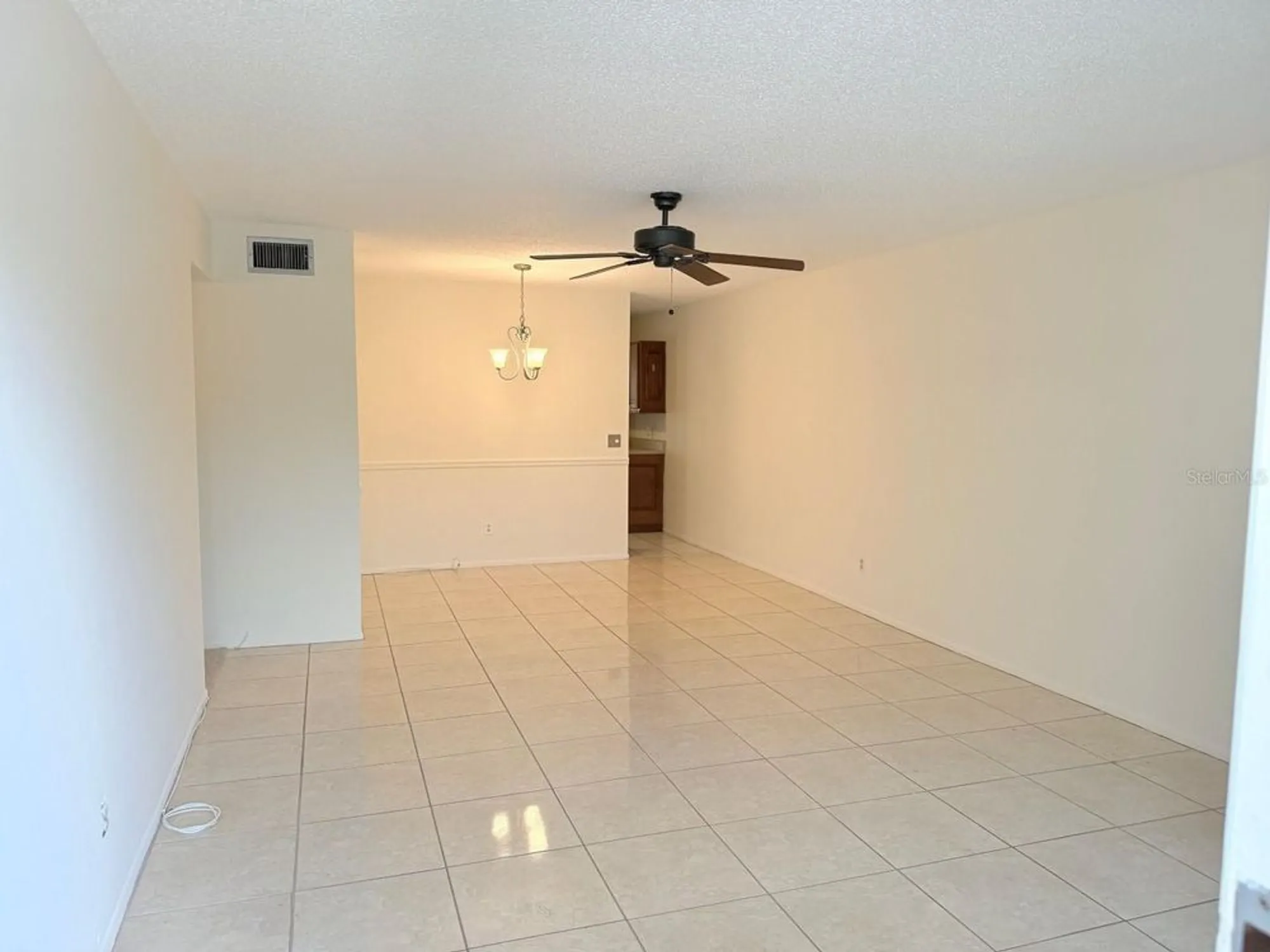 Property Slideshow image 10 of 31 | 2426 persian dr apt 38, Clearwater, FL, 33763