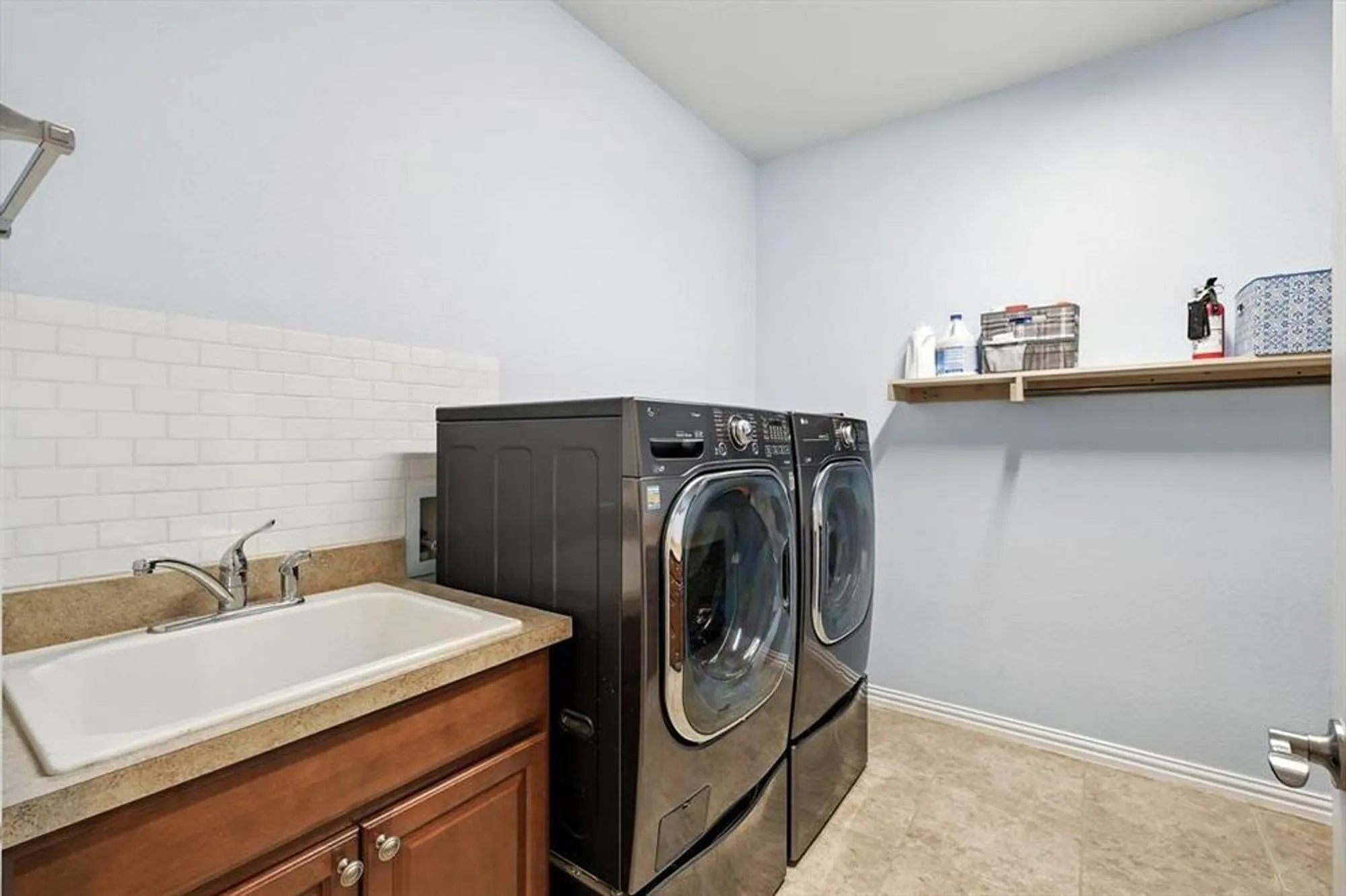 Property Slideshow image 23 of 40 | 2528 oyster bay dr, Frisco, TX, 75036