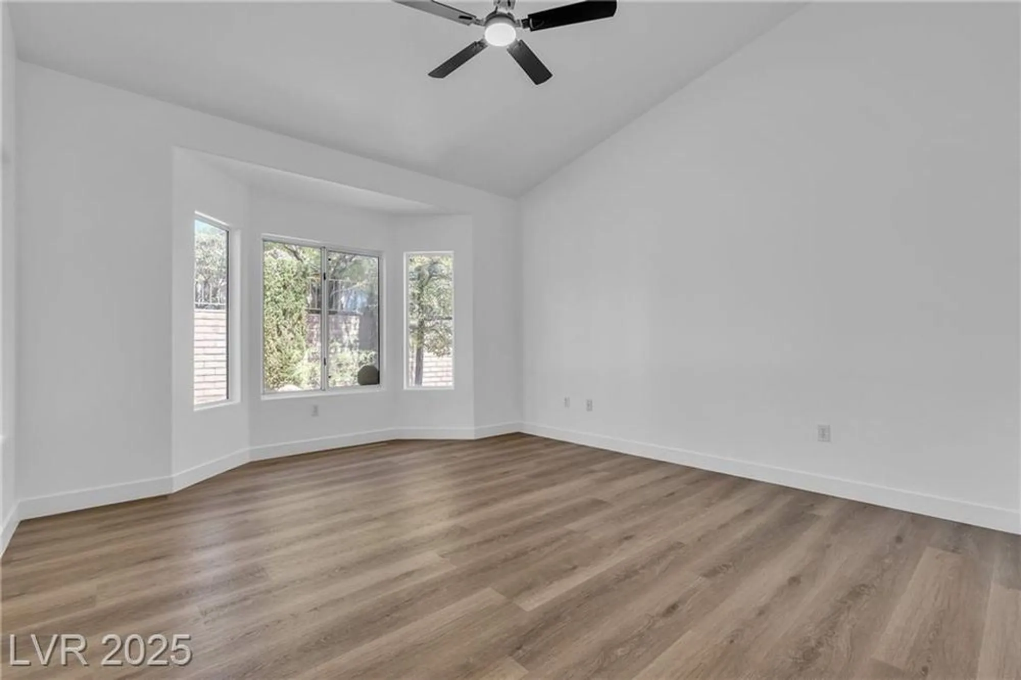 Property Slideshow image 20 of 51 | 10636 argents hill dr, Las Vegas, NV, 89134