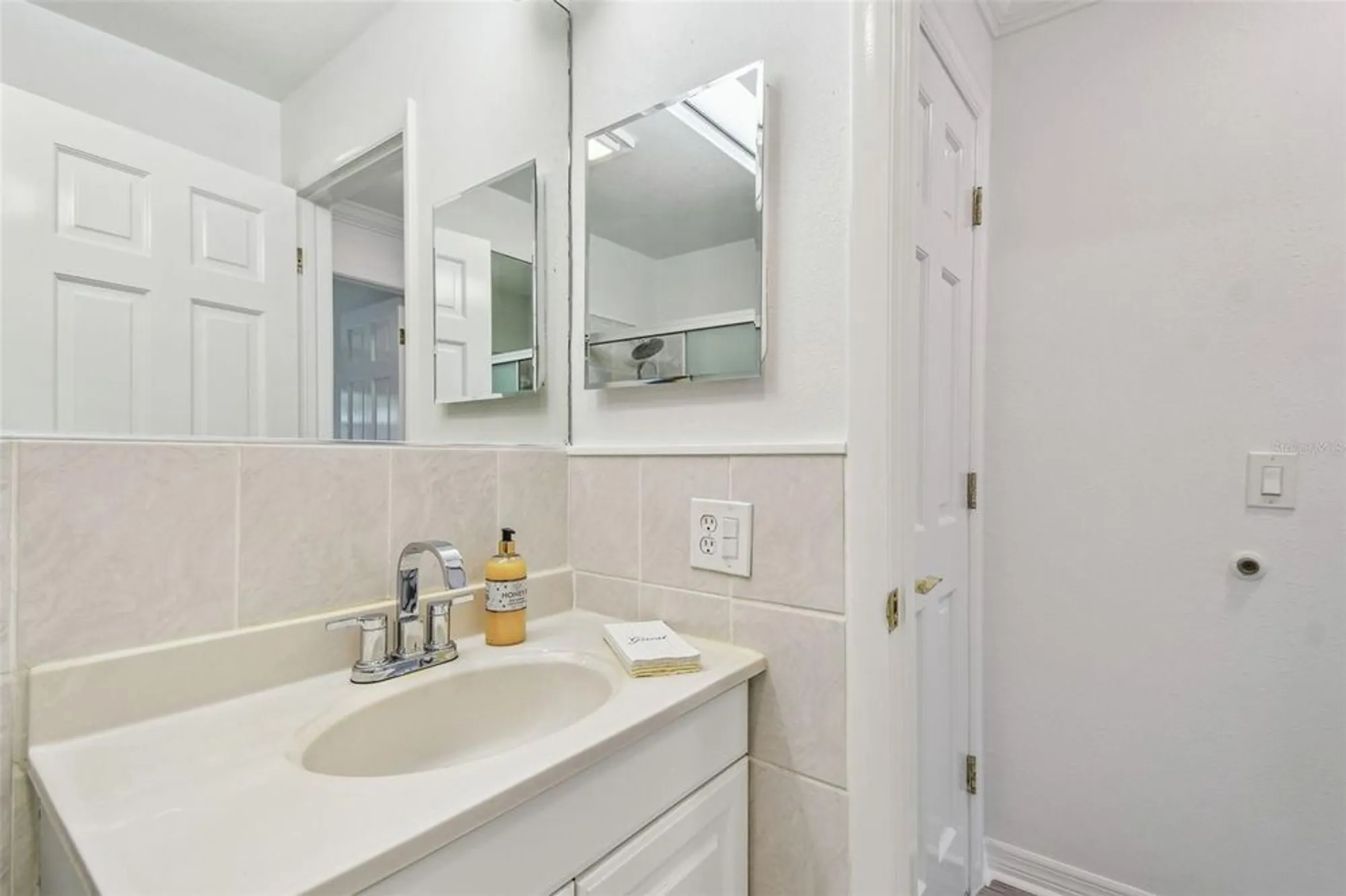 Property Slideshow image 22 of 71 | 5 gateshead dr 203, Dunedin, FL, 34698