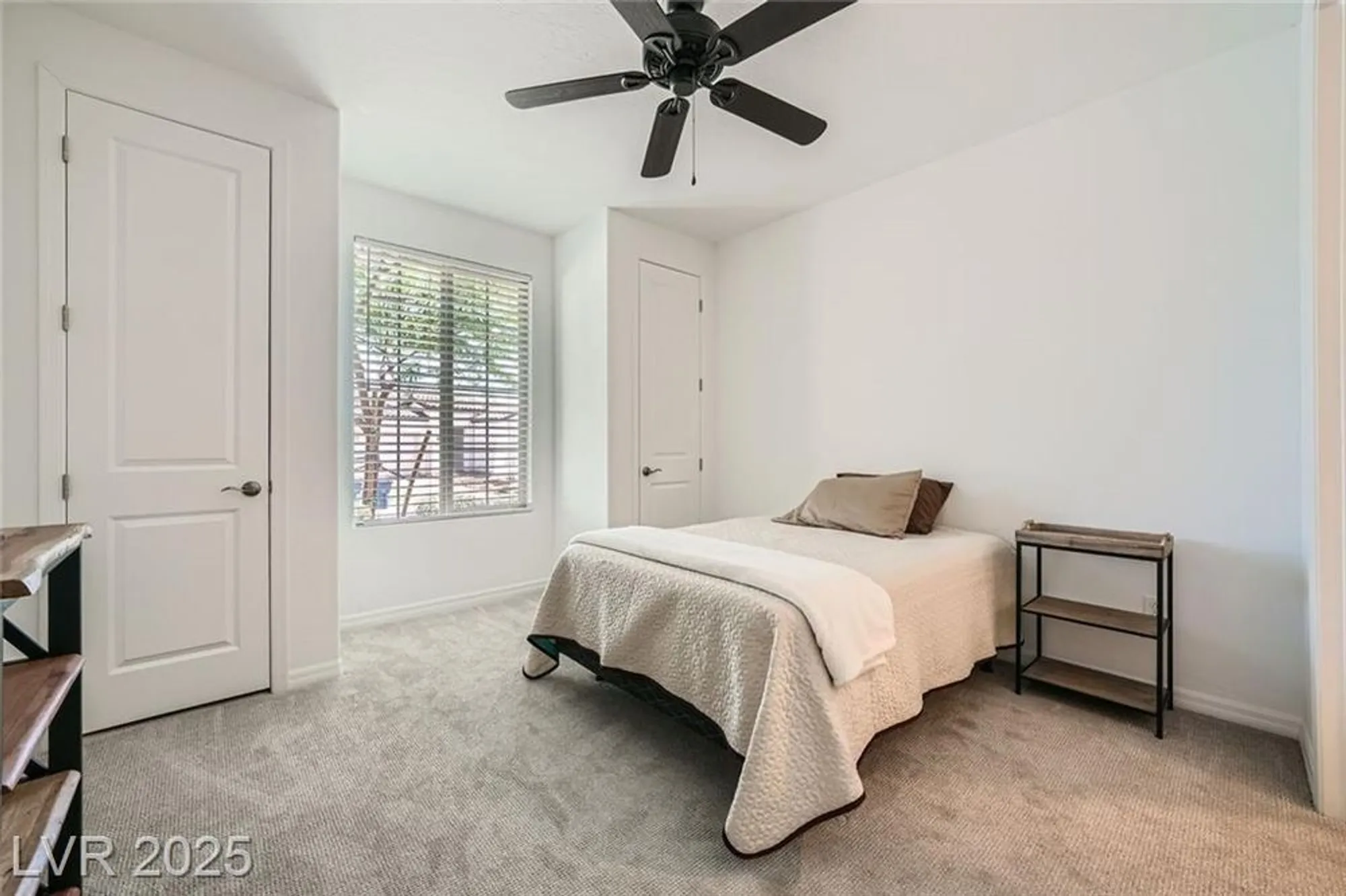 Property Slideshow image 24 of 36 | 243 sun glaze ave, Henderson, NV, 89011