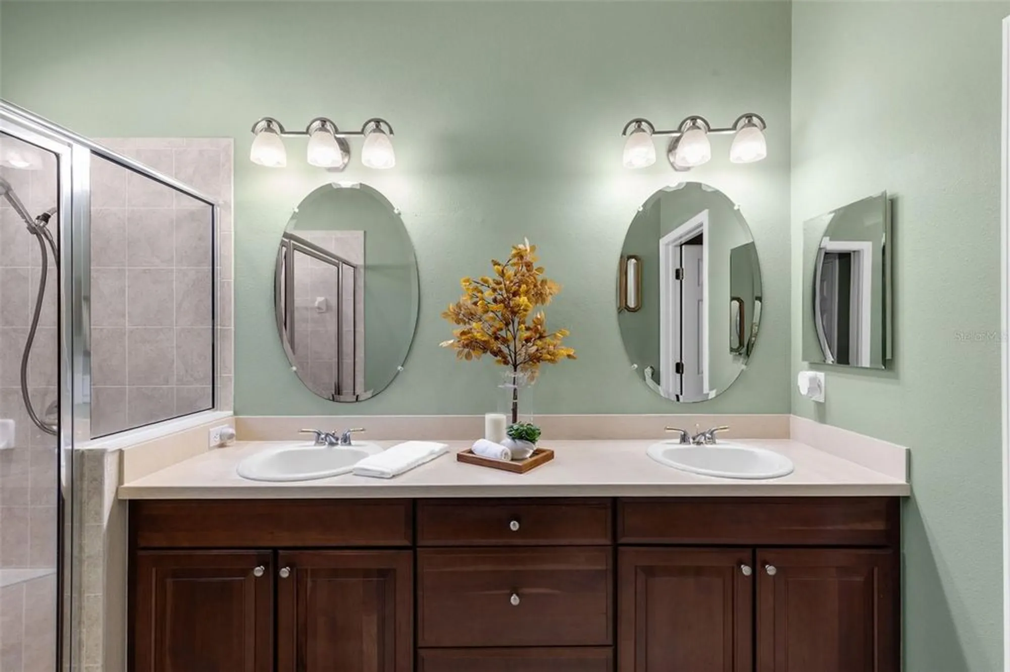 Property Slideshow image 28 of 64 | 2404 kensington greens dr, Sun City Center, FL, 33573