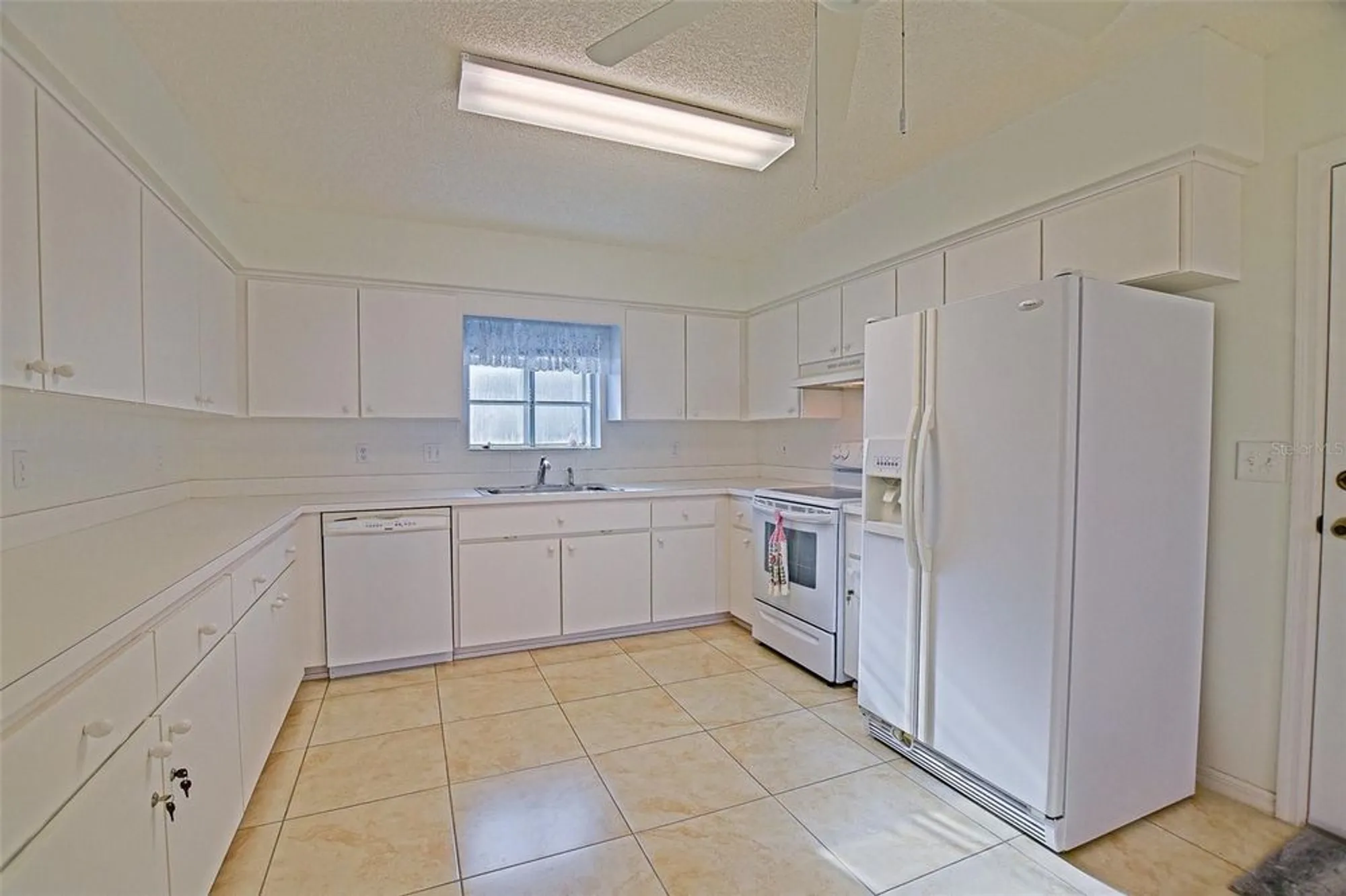 Property Slideshow image 9 of 27 | 10046 se 175th st, Summerfield, FL, 34491