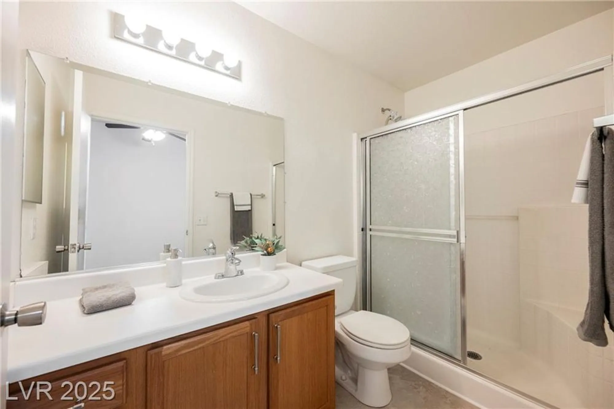 Property Slideshow image 9 of 22 | 4960 mascaro dr, Las Vegas, NV, 89122
