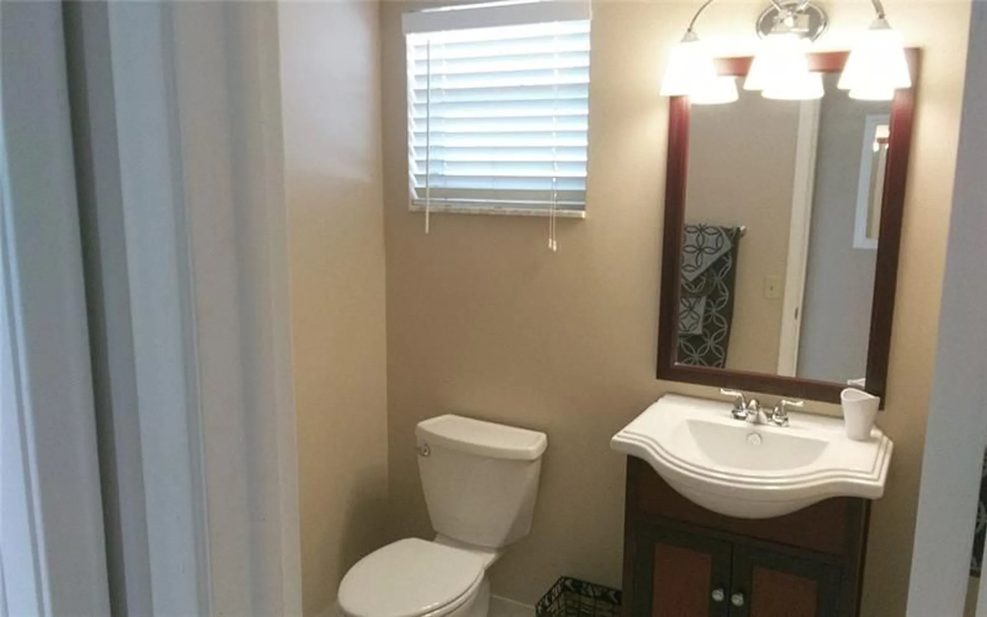 Property Slideshow image 25 of 62 | 206 se 10th st 406, Dania Beach, FL, 33004