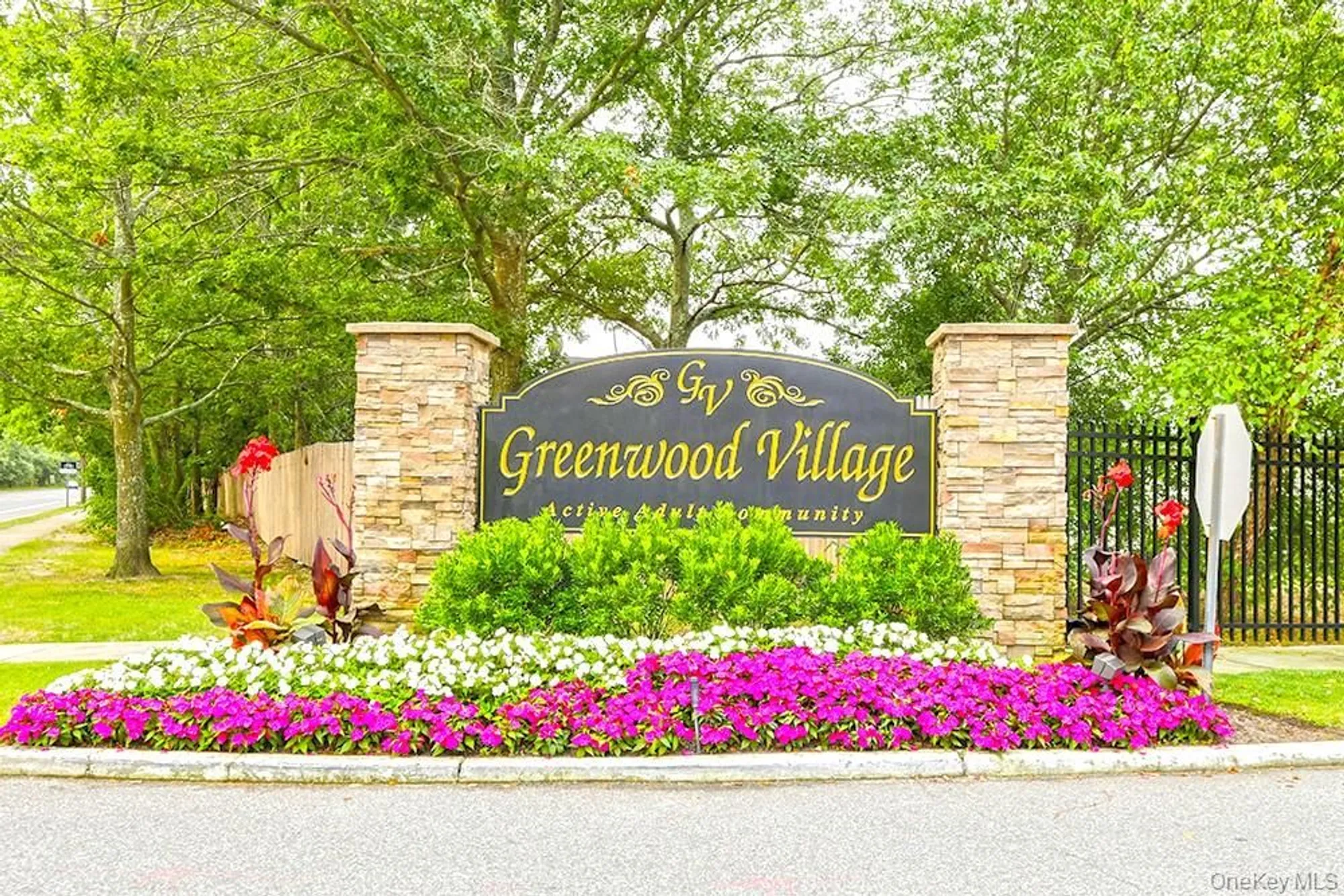 Property Slideshow image 19 of 29 | 38b village cir s, Manorville, NY, 11949