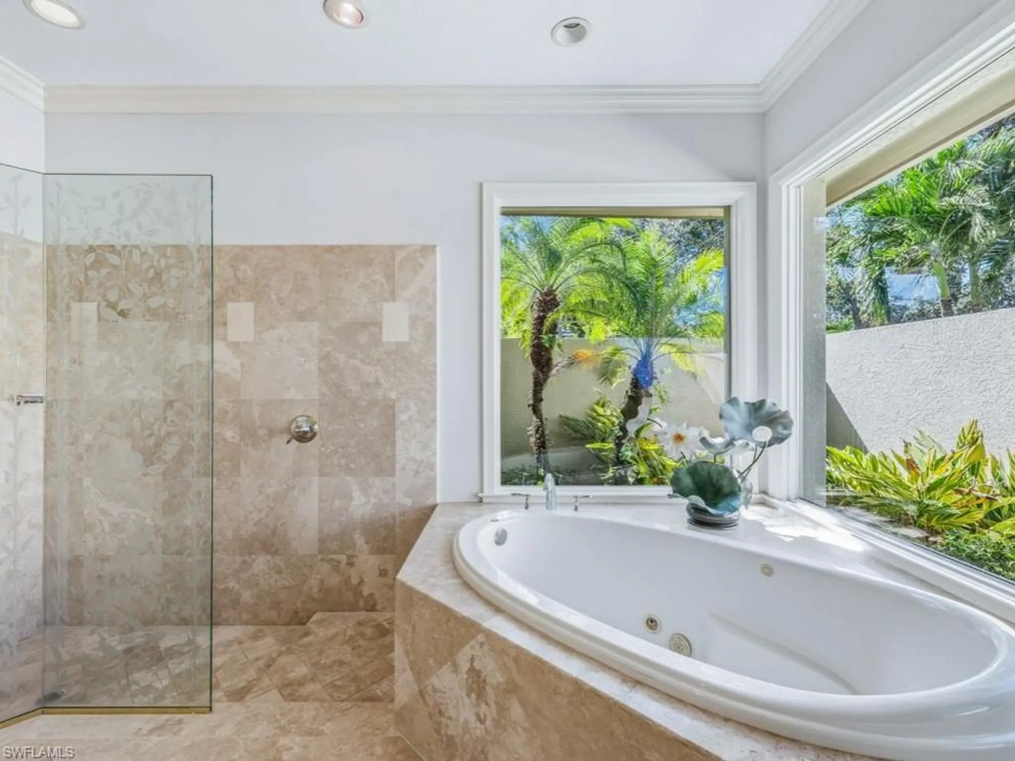 Property Slideshow image 19 of 48 | 3440 creekview dr, Bonita Springs, FL, 34134