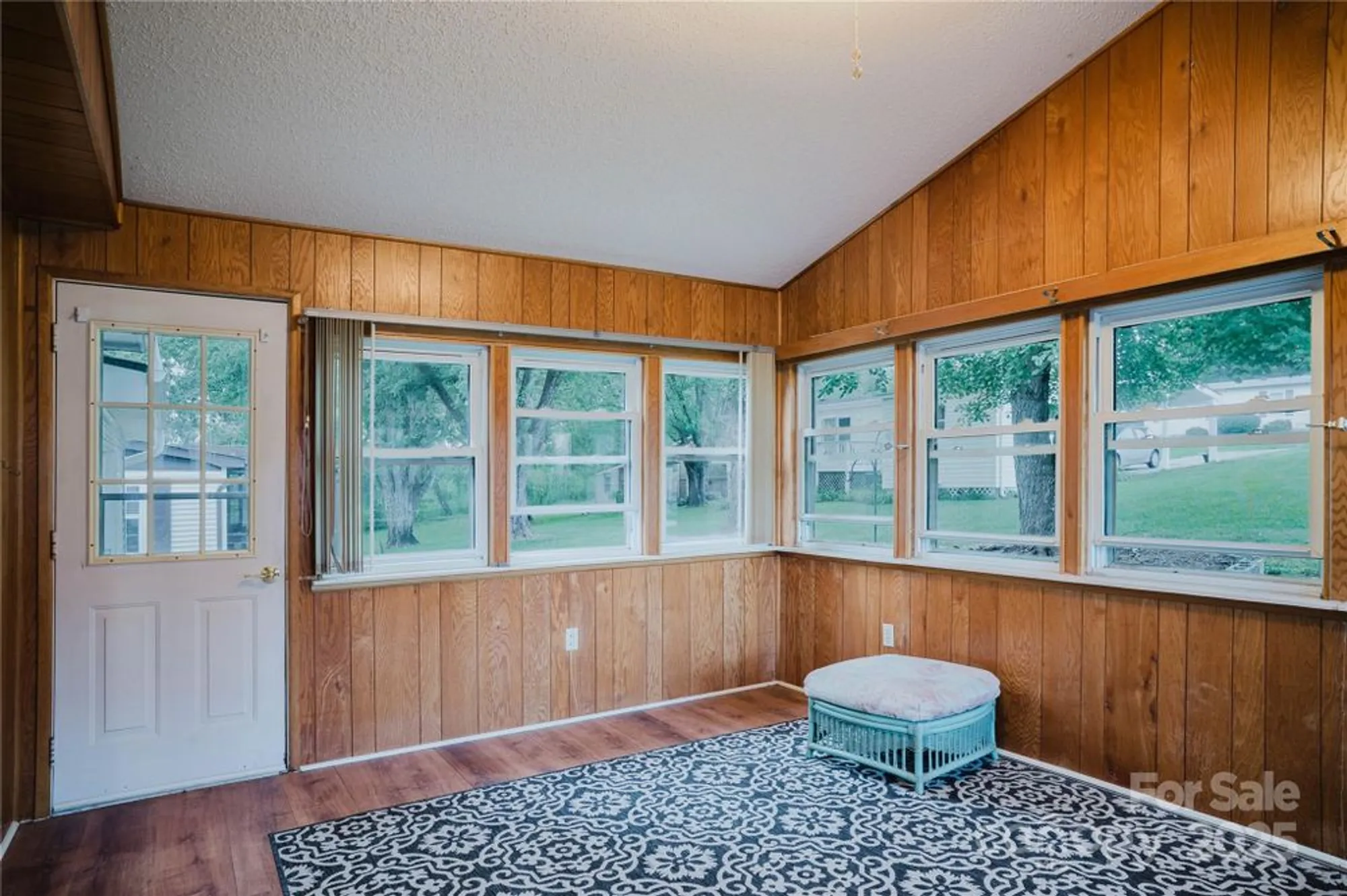 Property Slideshow image 29 of 34 | 402 deerfield ct, Hendersonville, NC, 28792