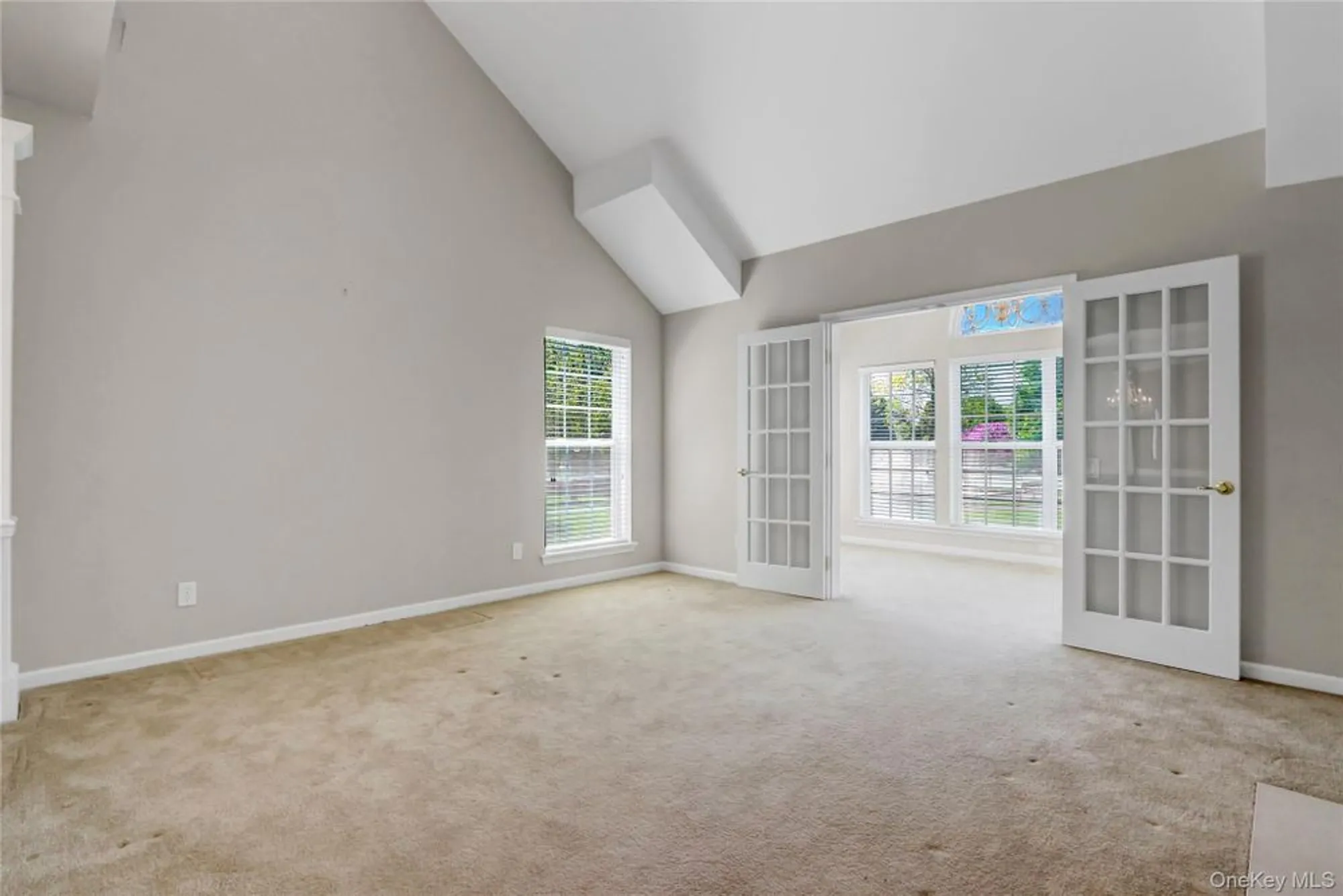 Property Slideshow image 14 of 40 | 4 oakhurst ct, Mount Sinai, NY, 11766