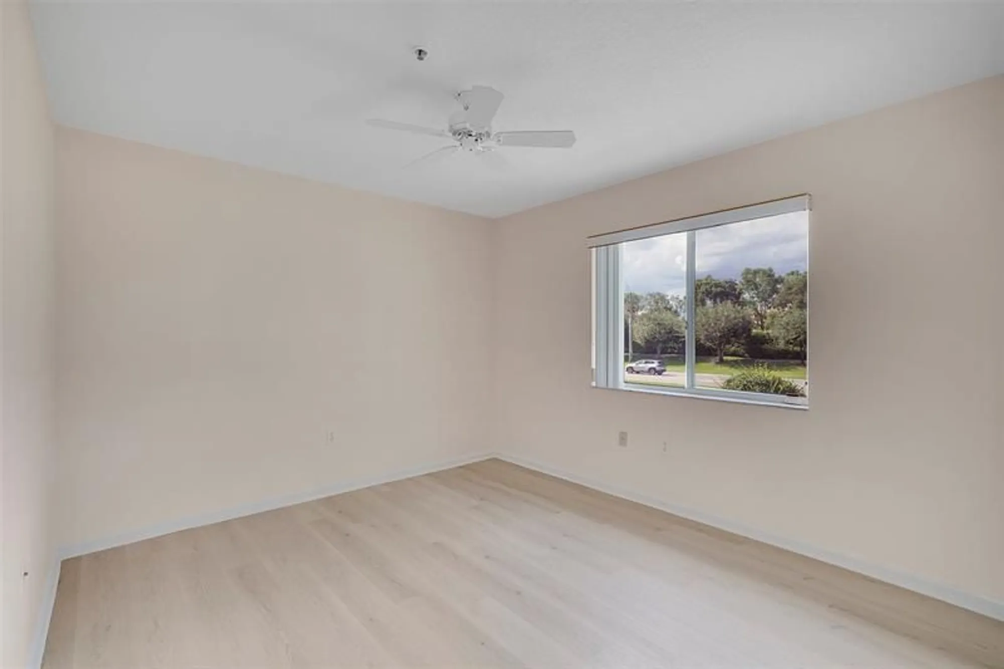 Property Slideshow image 24 of 36 | 5876 regal glen dr 201, Boynton Beach, FL, 33437