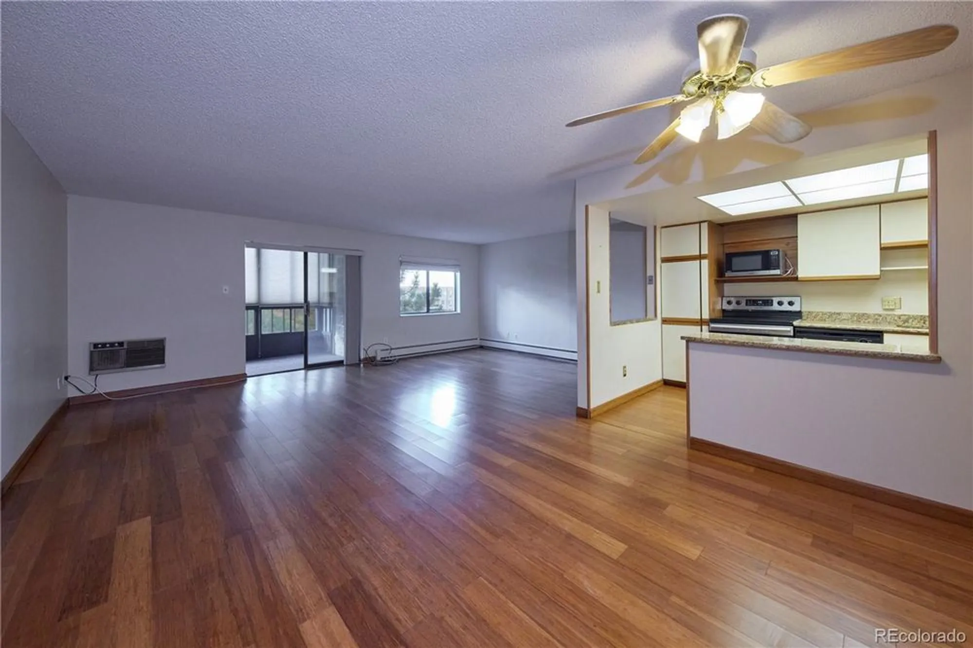 Property Slideshow image 6 of 45 | 13902 e marina dr apt 610, Aurora, CO, 80014