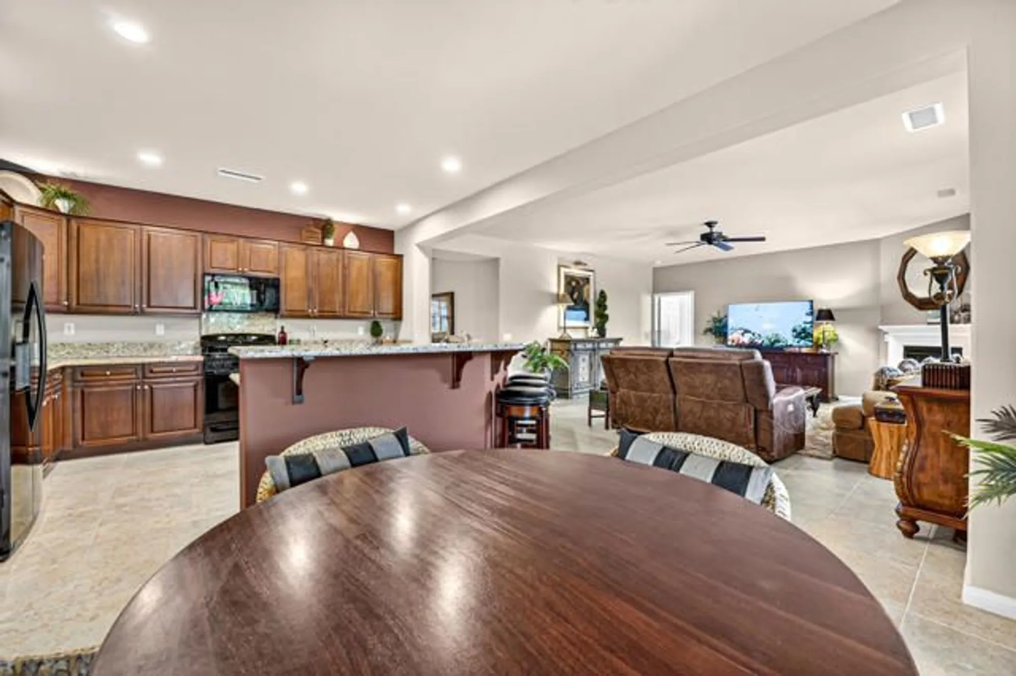 Property Slideshow image 16 of 66 | 39492 camino piscina, Indio, CA, 92203