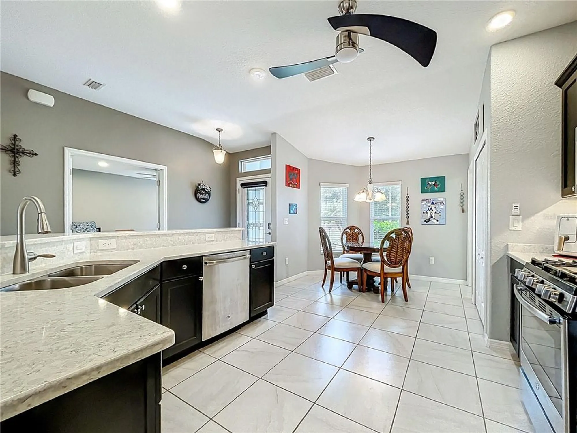 Property Slideshow image 9 of 49 | 27327 roanoke dr, Leesburg, FL, 34748