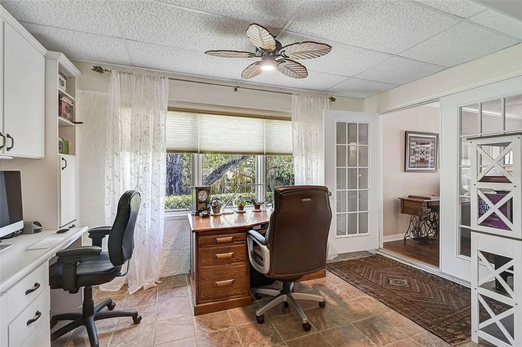Property Slideshow image 23 of 61 | 3890 wilshire cir 27, Sarasota, FL, 34238