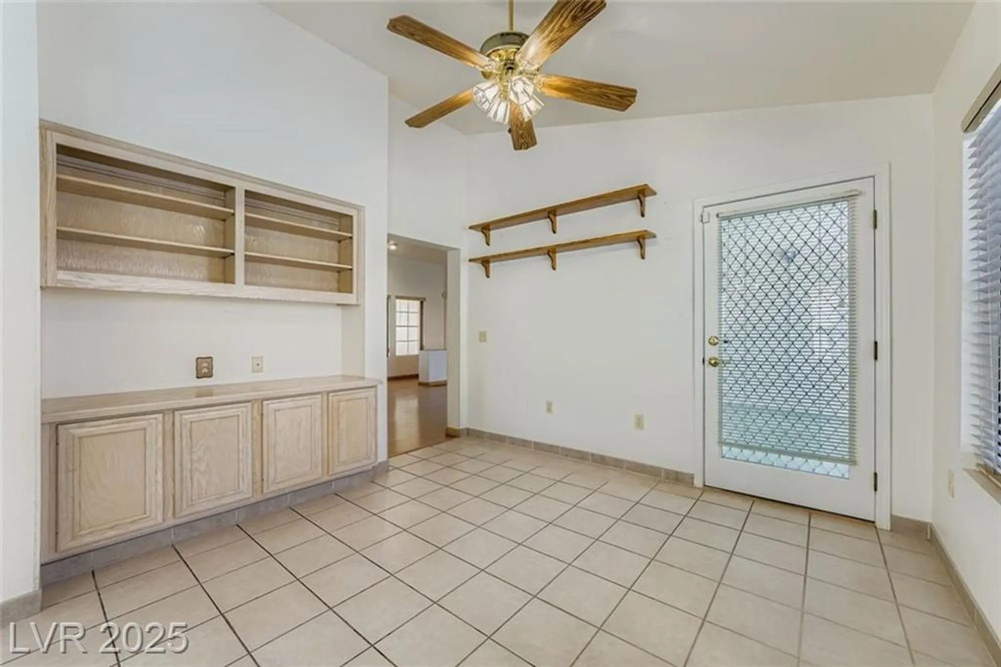 Property Slideshow image 17 of 38 | 8524 gull dr, Las Vegas, NV, 89134