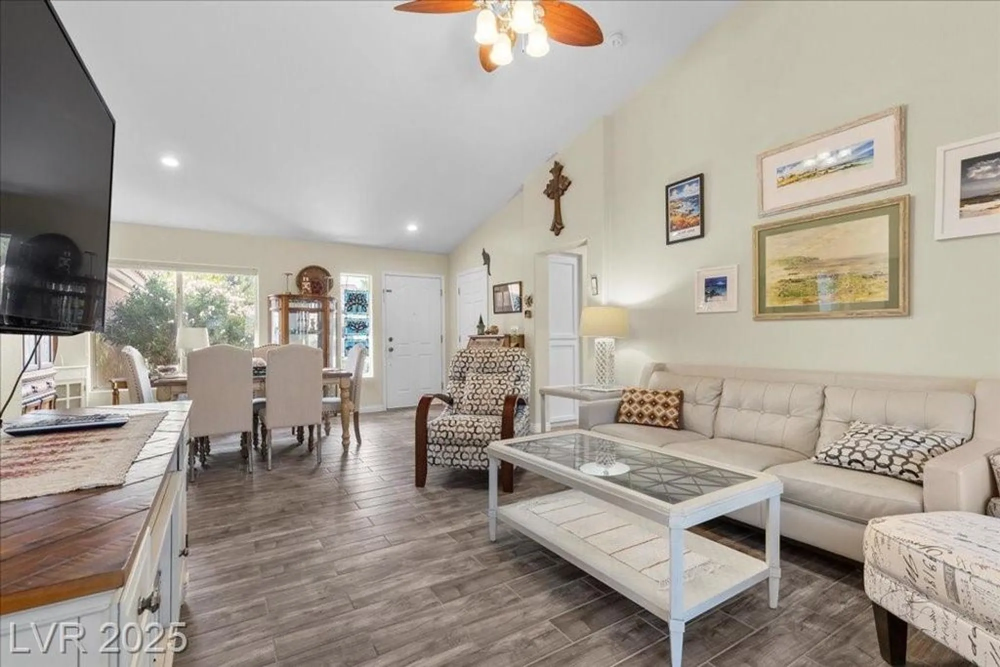 Property Slideshow image 15 of 49 | 2908 laverton dr, Las Vegas, NV, 89134