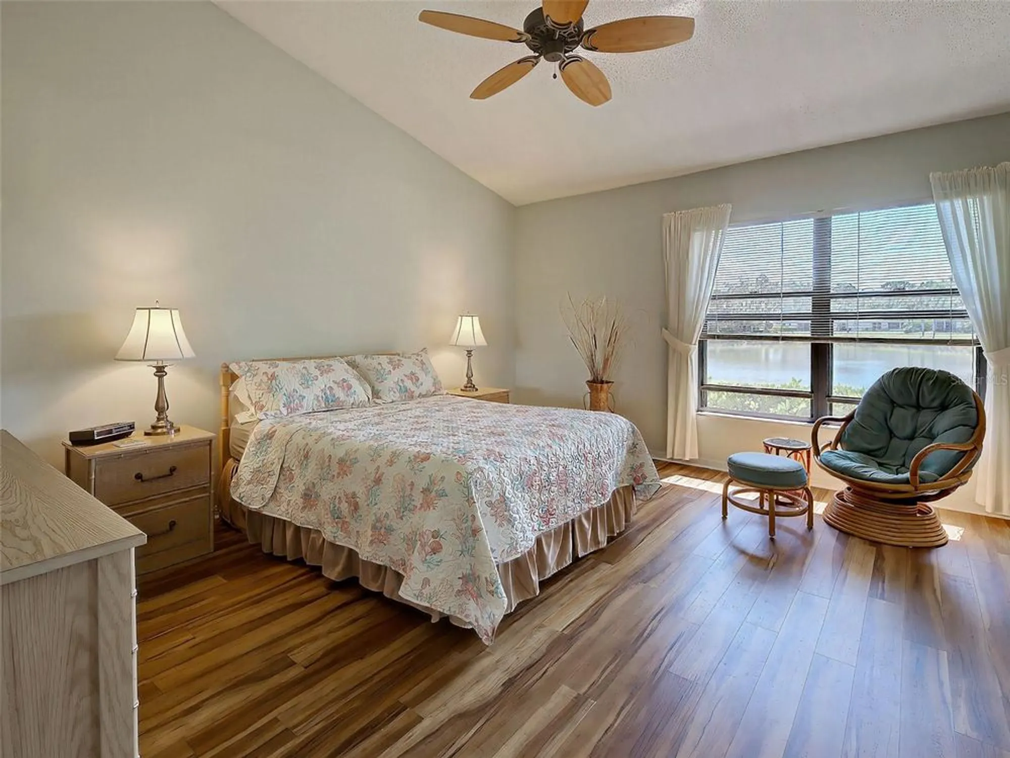 Property Slideshow image 34 of 74 | 220 southampton dr 325, Venice, FL, 34293