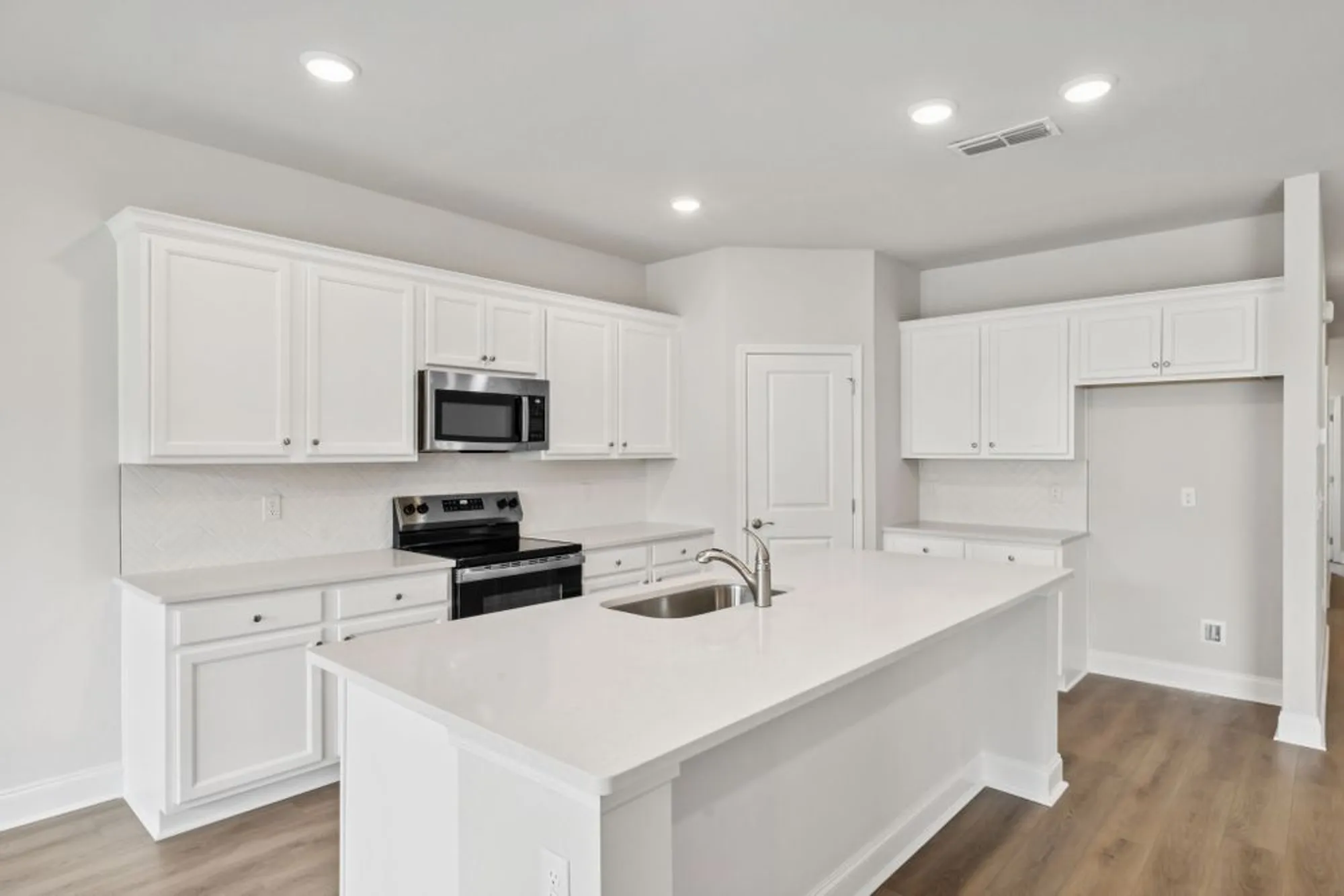 Property Slideshow image 17 of 49 | 304 stonehaus cir, Antioch, TN, 37013