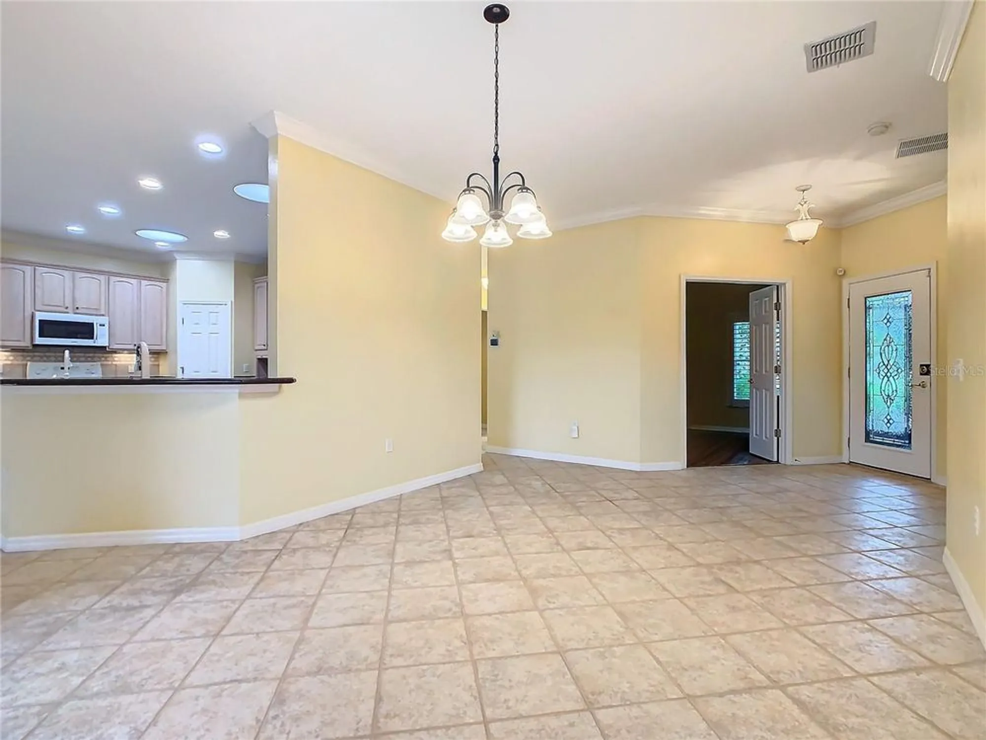 Property Slideshow image 14 of 63 | 100 ventana dr, Kissimmee, FL, 34759
