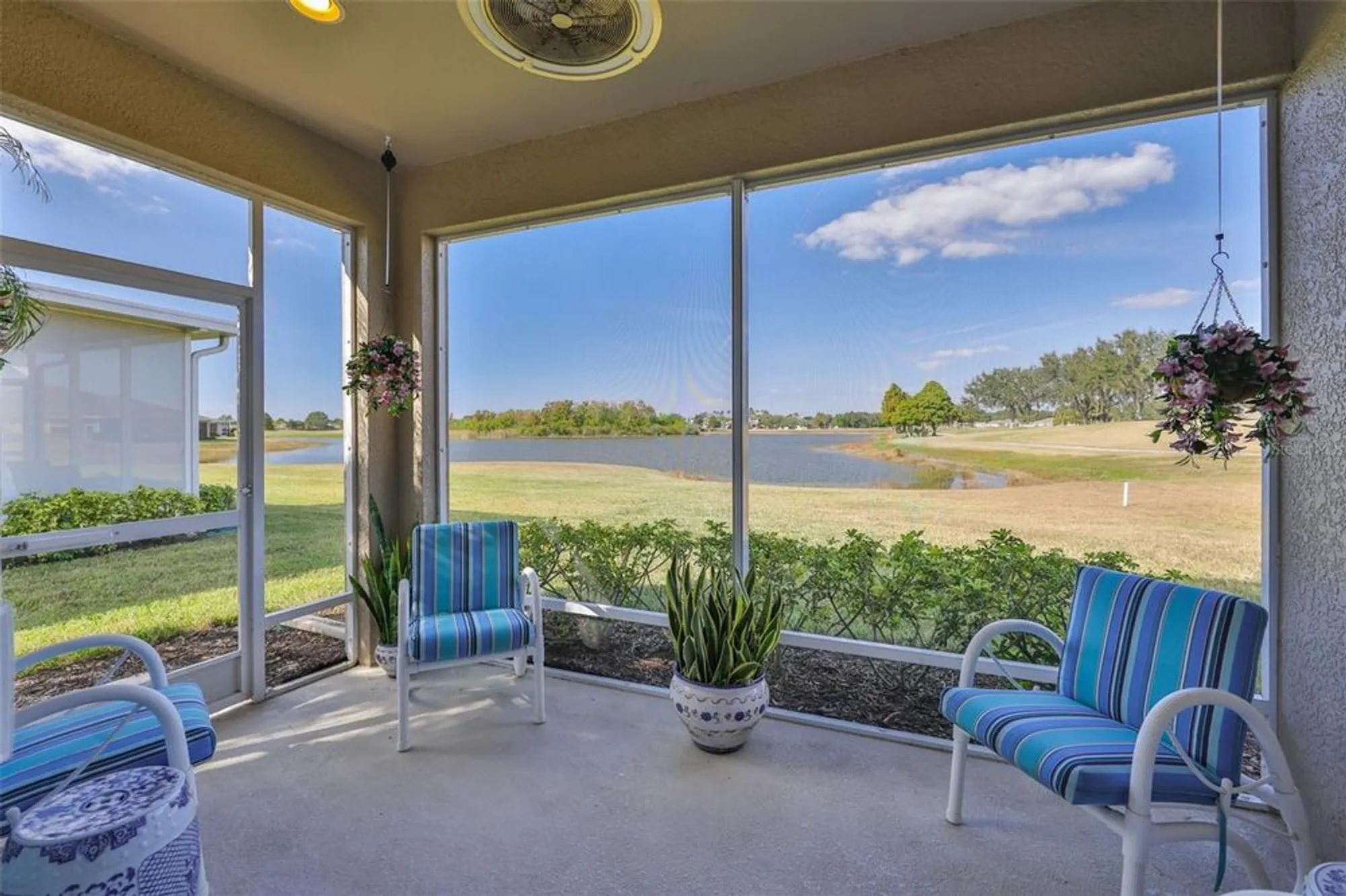 Property Slideshow image 21 of 77 | 2241 nottingham greens dr, Sun City Center, FL, 33573