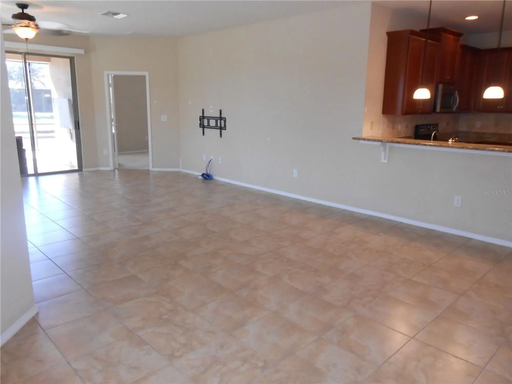 Property Slideshow image 14 of 61 | 344 mystic falls dr, Apollo Beach, FL, 33572