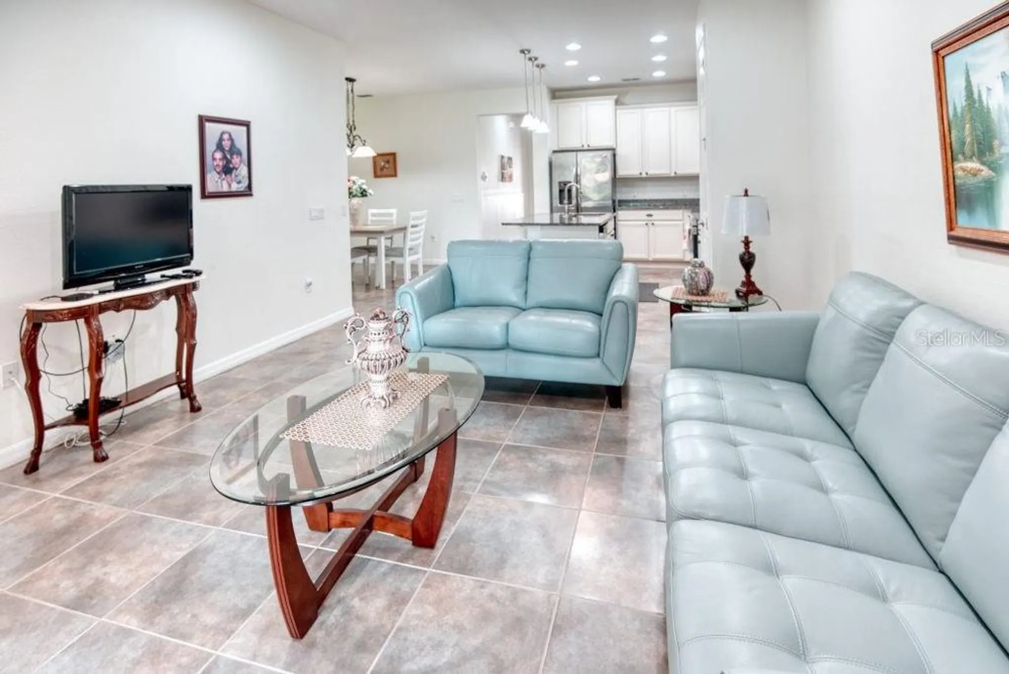 Property Slideshow image 11 of 43 | 3432 fallbrook dr, Poinciana, FL, 34759