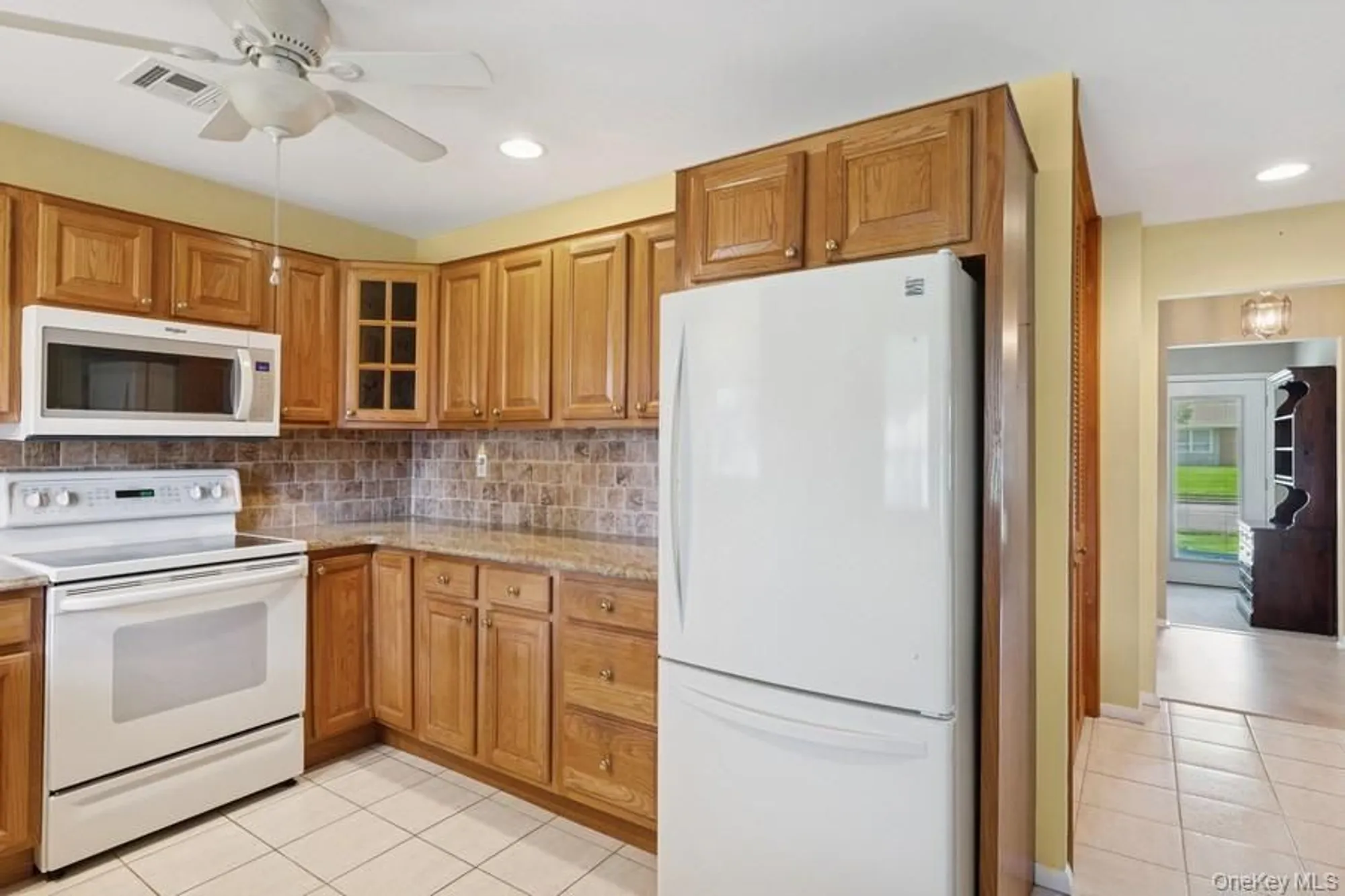 Property Slideshow image 6 of 22 | 96 enfield ct b, Ridge, NY, 11961