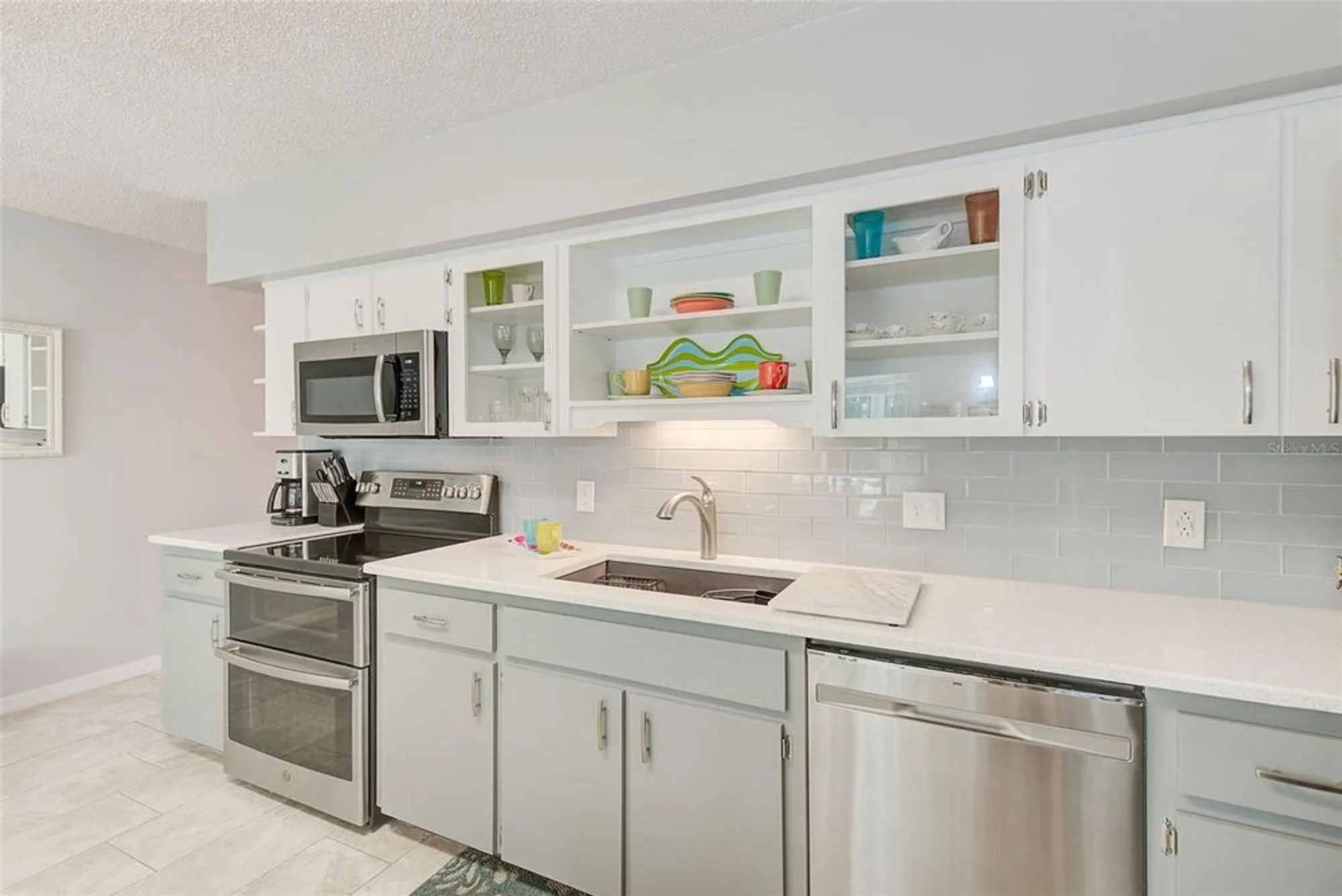 Property Slideshow image 10 of 43 | 2229 americus blvd 25, Clearwater, FL, 33763