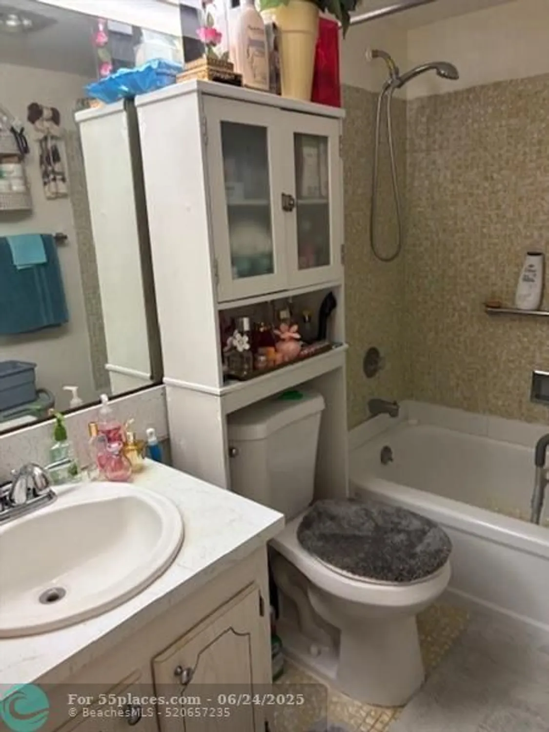 Property Slideshow image 8 of 9 | 183 camden h # 183, West Palm Beach, FL, 33417