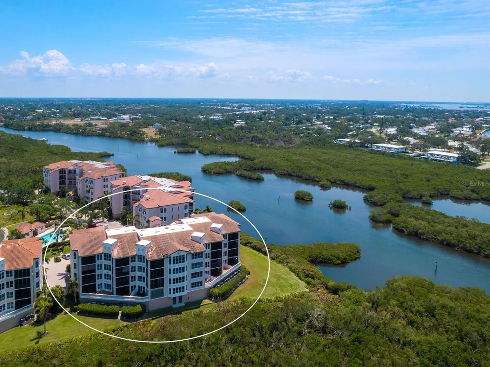 Property Slideshow image 2 of 61 | 5430 eagles point cir 101, Sarasota, FL, 34231