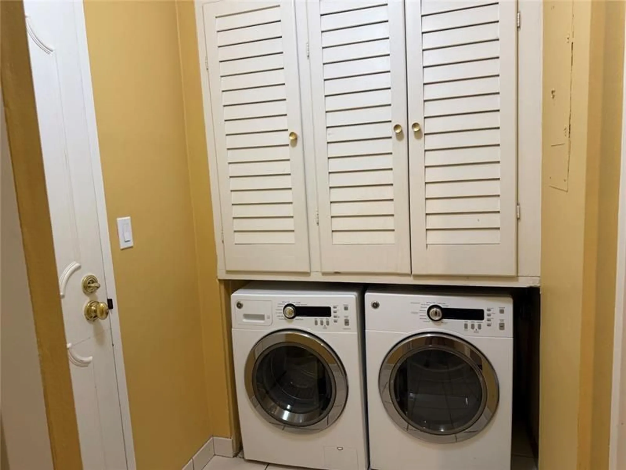 Property Slideshow image 8 of 12 | 3900 n ocean dr gc, Fort Lauderdale, FL, 33308