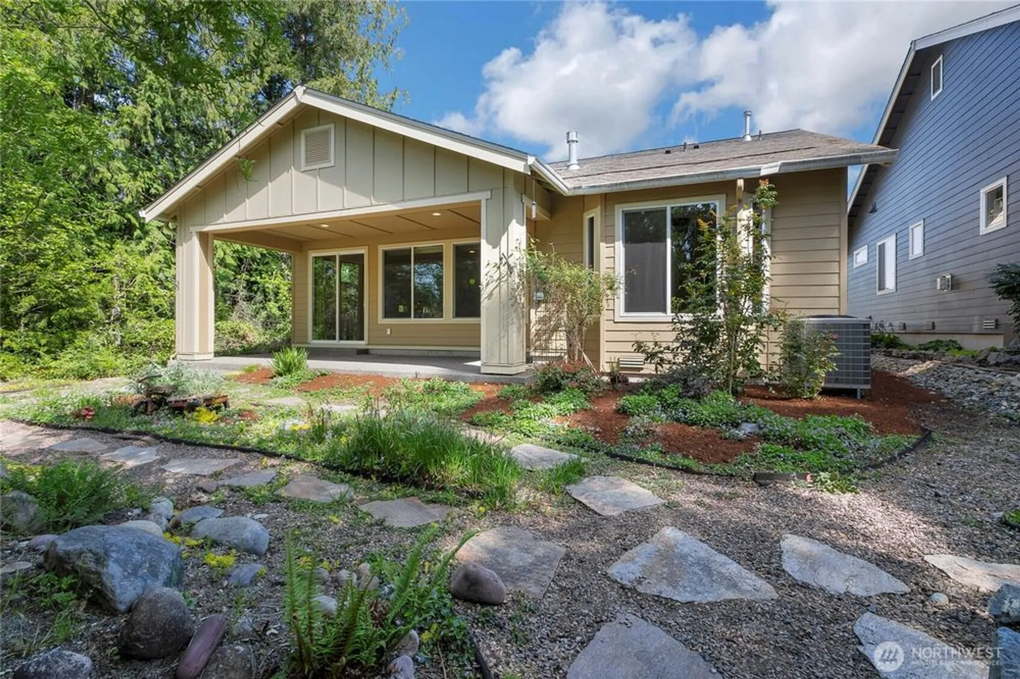 Property Slideshow image 21 of 28 | 14226 189th ave, Bonney Lake, WA, 98391
