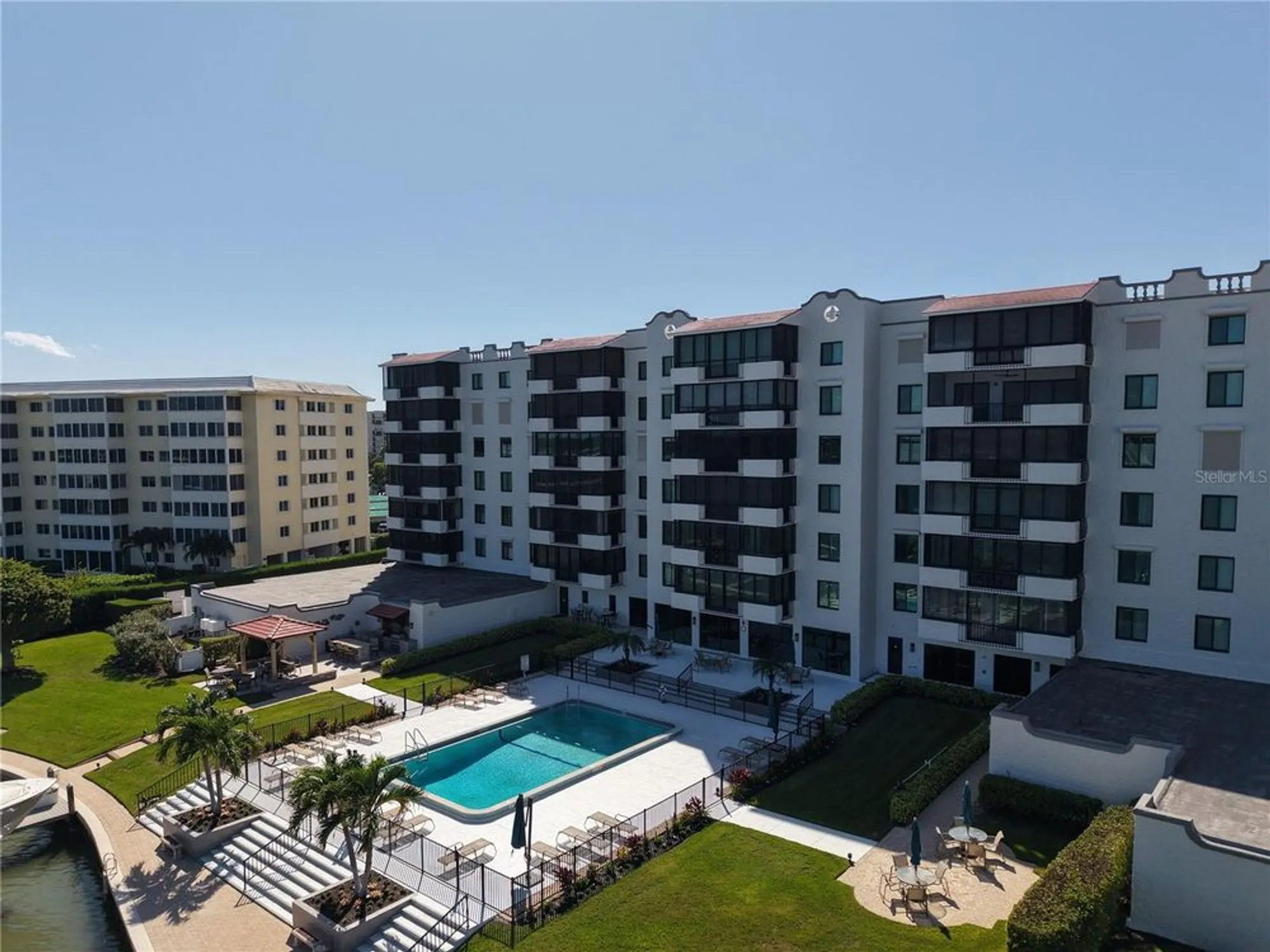 Property Slideshow image 5 of 54 | 3430 gulf shore blvd 3b, Naples, FL, 34103