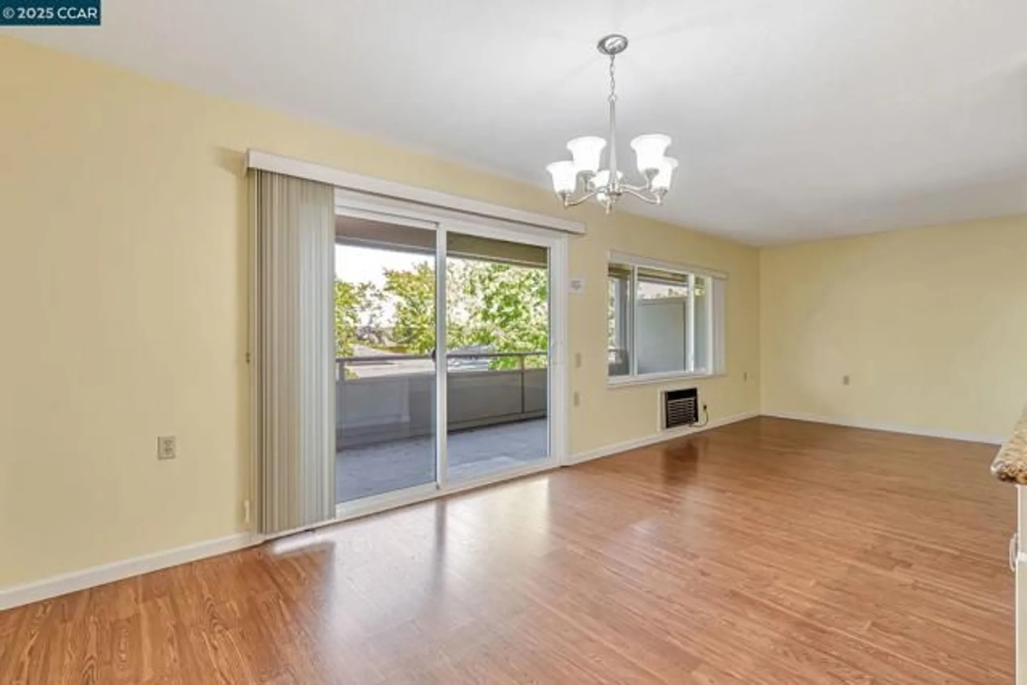 Property Slideshow image 10 of 30 | 1909 skycrest dr 2, Walnut Creek, CA, 94595