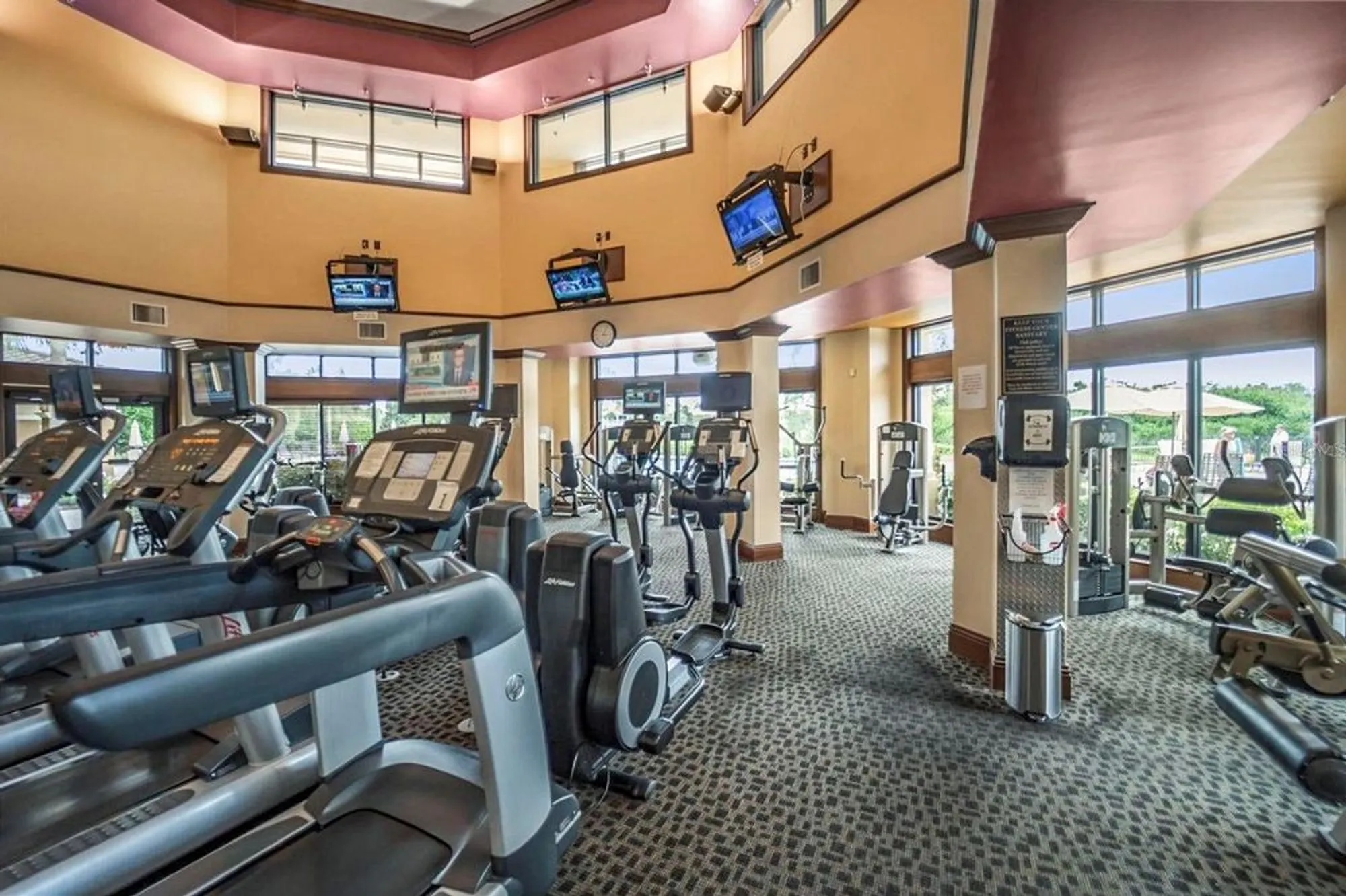 Property Slideshow image 39 of 71 | 718 chipper dr, Sun City Center, FL, 33573