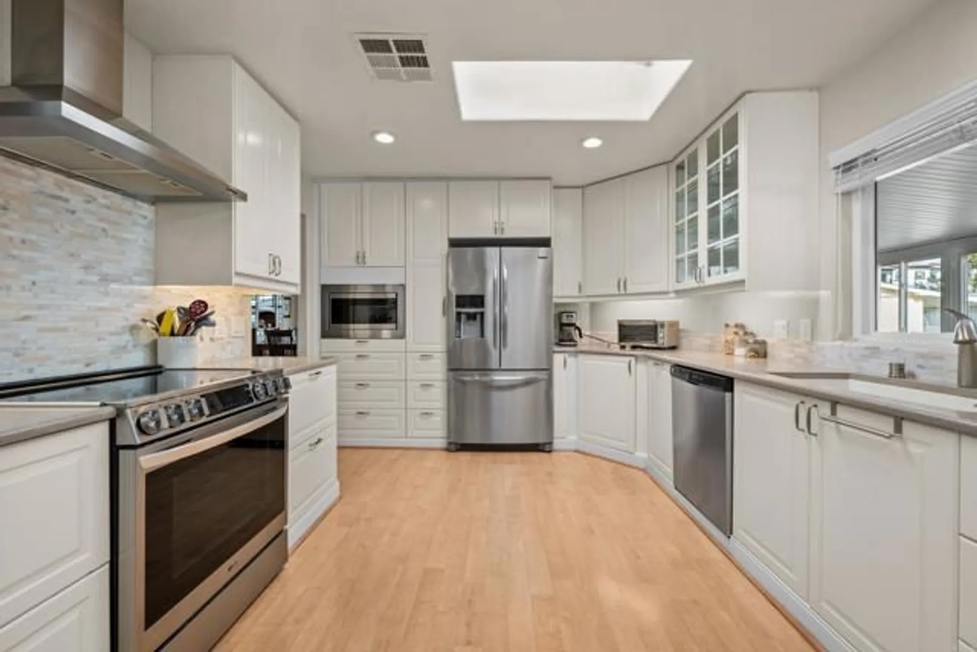 Property Slideshow image 4 of 31 | 5155 don rodolfo dr, Carlsbad, CA, 92010