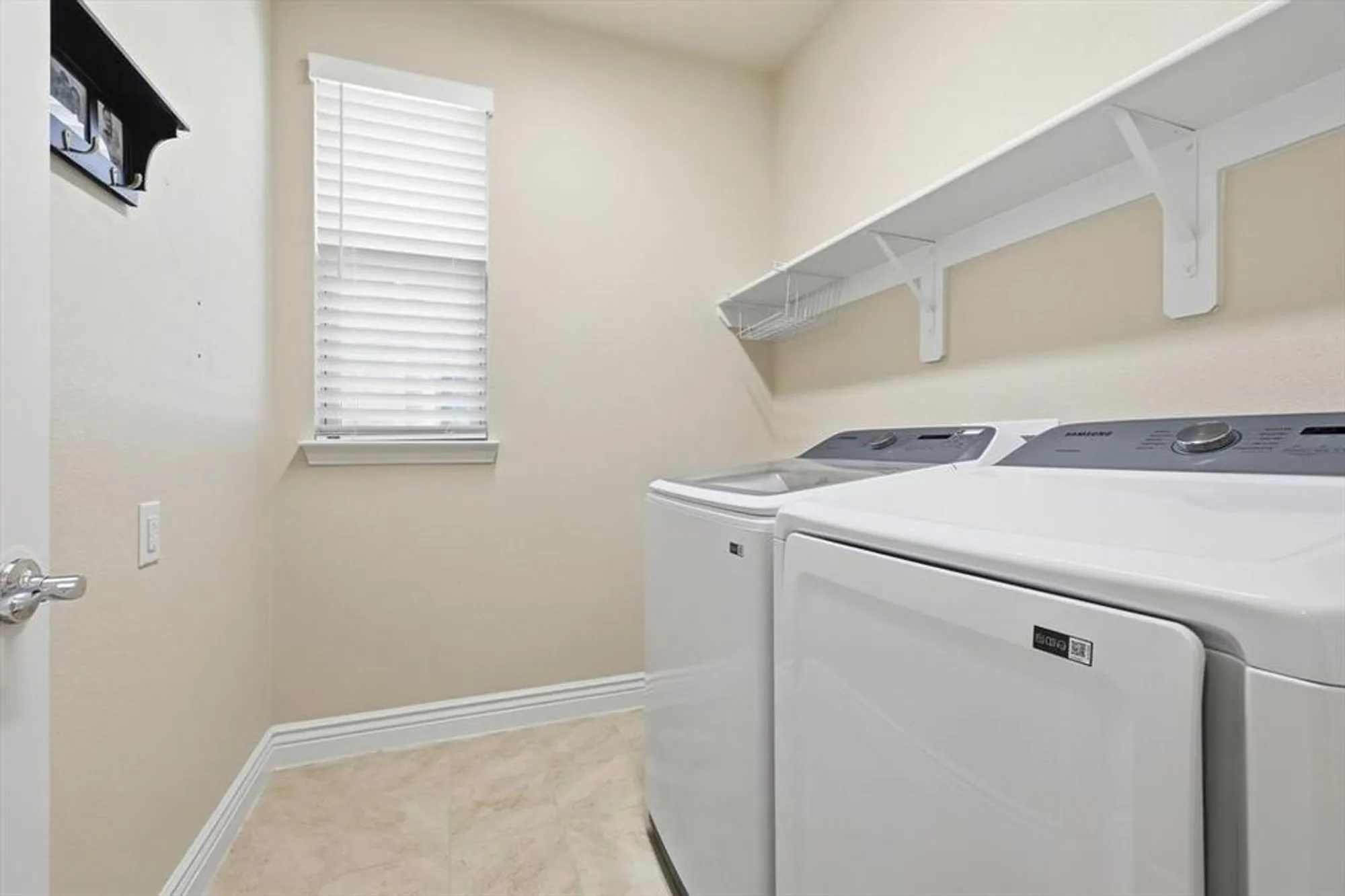 Property Slideshow image 24 of 37 | 9513 windwood ln, Denton, TX, 76207