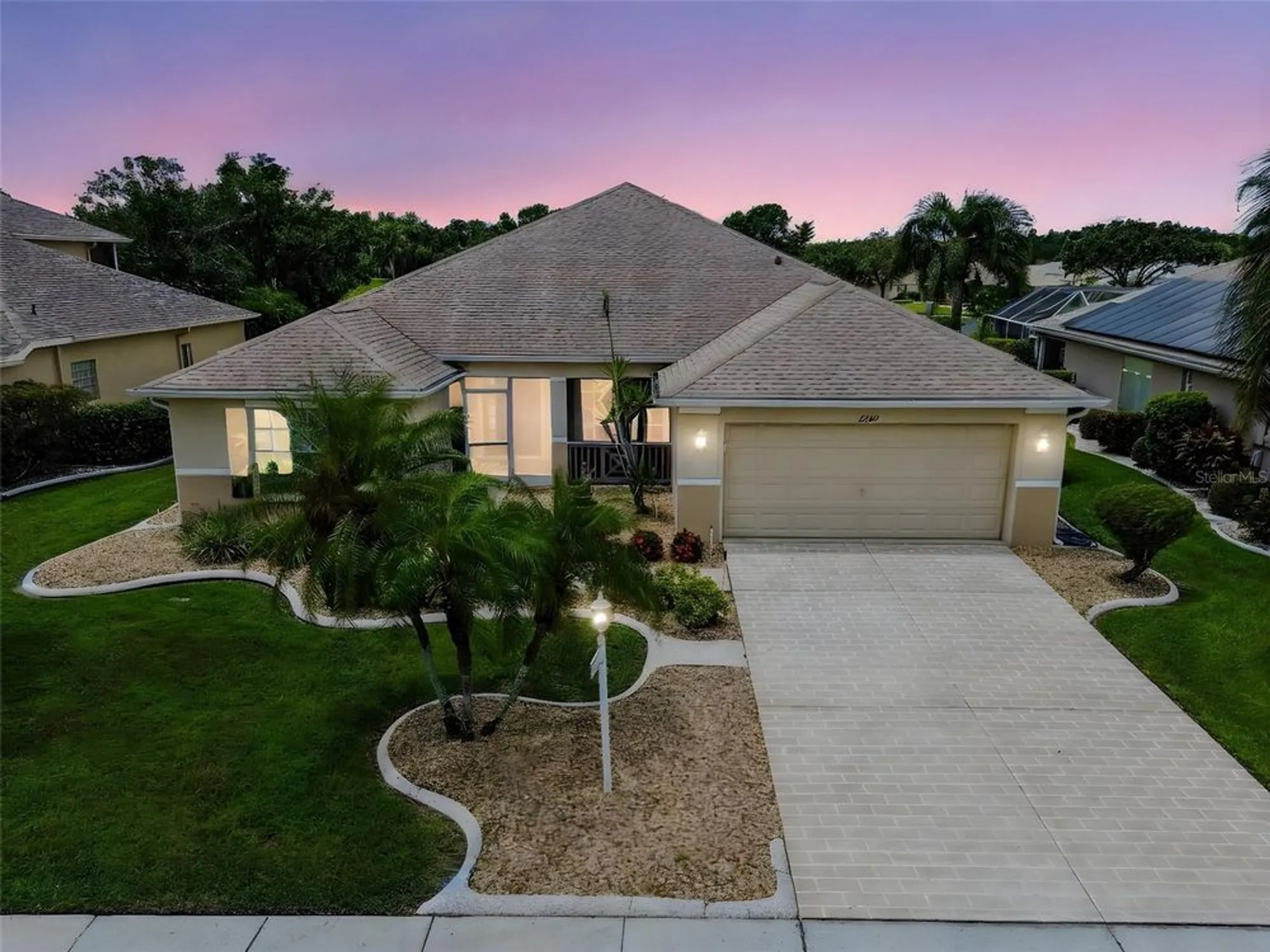 Property Slideshow image 2 of 44 | 2309 lyndhurst dr, Sun City Center, FL, 33573