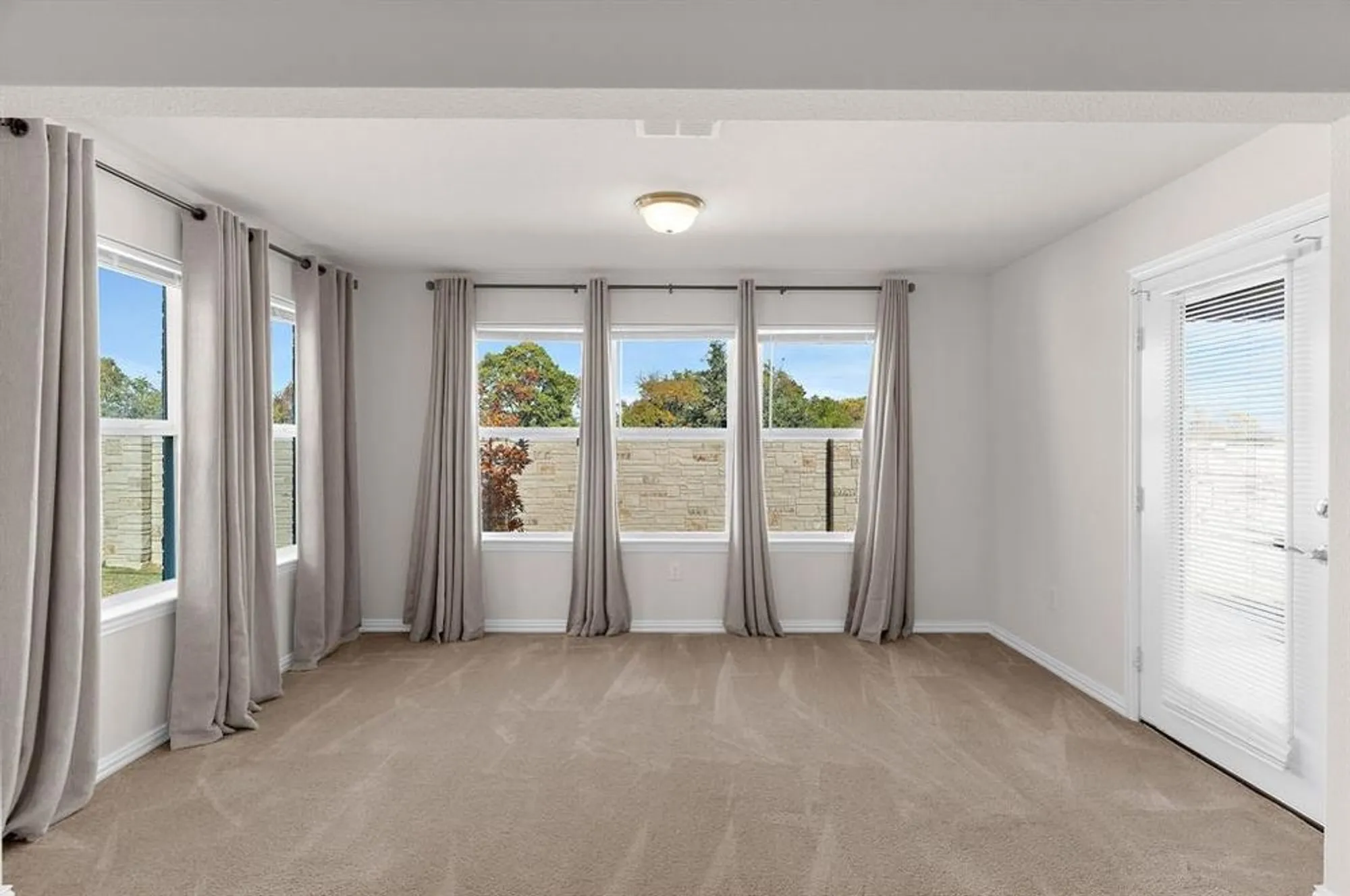 Property Slideshow image 12 of 30 | 825 hidden eddy dr, Mckinney, TX, 75071