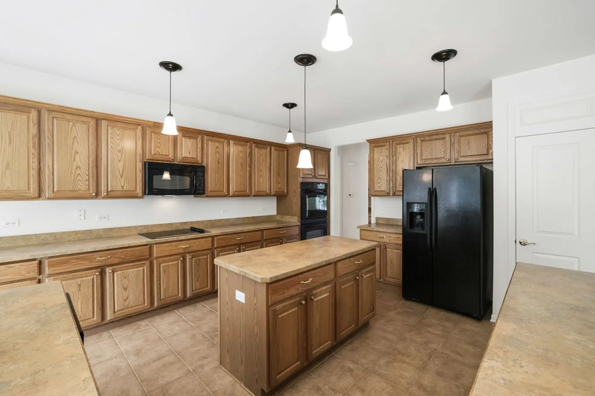 Property Slideshow image 11 of 30 | 13813 roosevelt dr, Huntley, IL, 60142