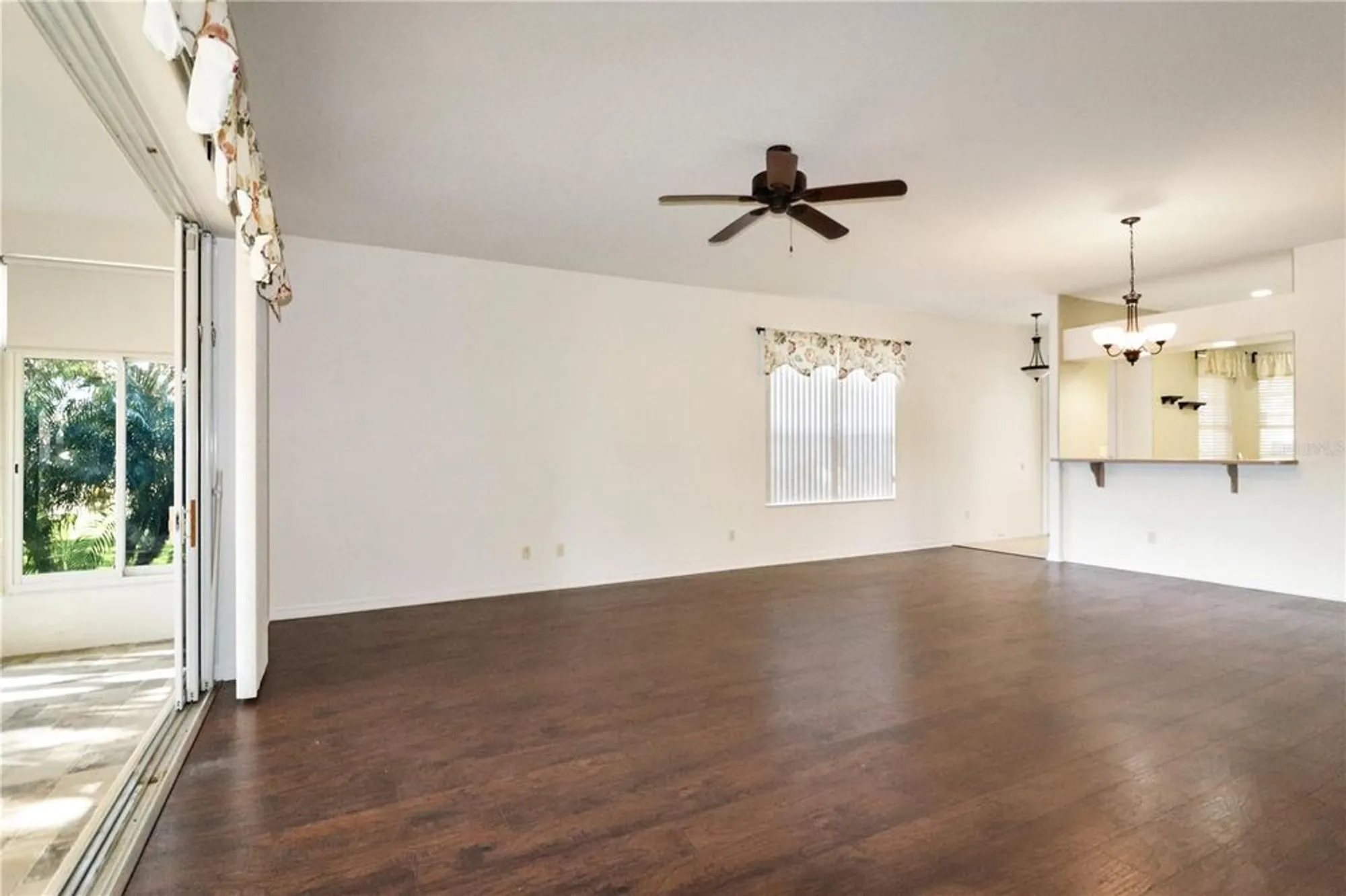 Property Slideshow image 8 of 31 | 5107 aurora dr, Leesburg, FL, 34748