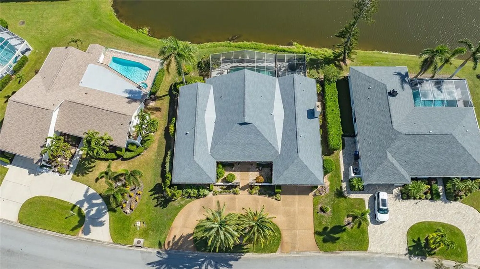 Property Slideshow image 60 of 87 | 5692 country lakes dr, Sarasota, FL, 34243