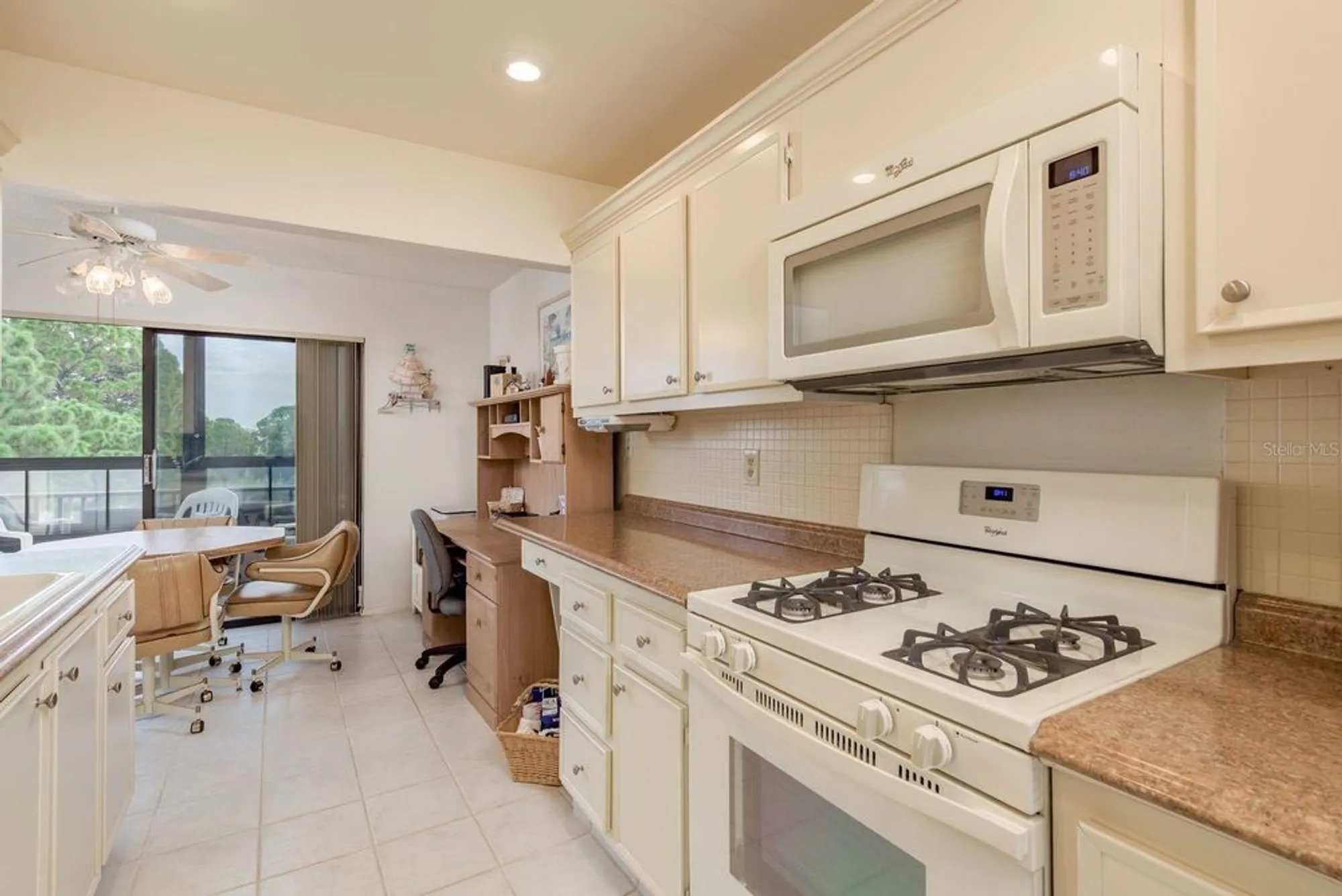 Property Slideshow image 14 of 56 | 7975 58th ave n unit 403, St Petersburg, FL, 33709